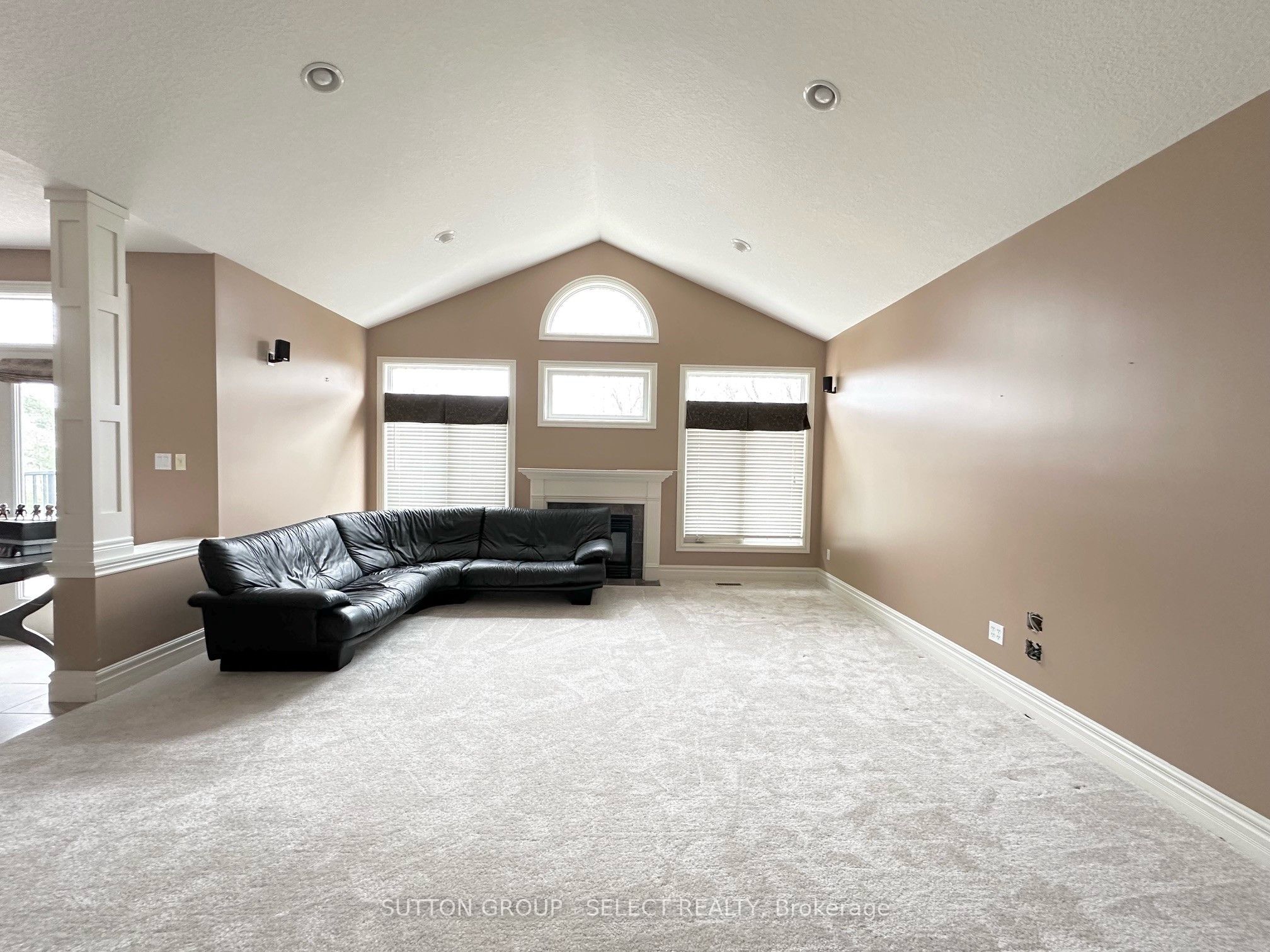 407 Kingbird Court Property Photo 10