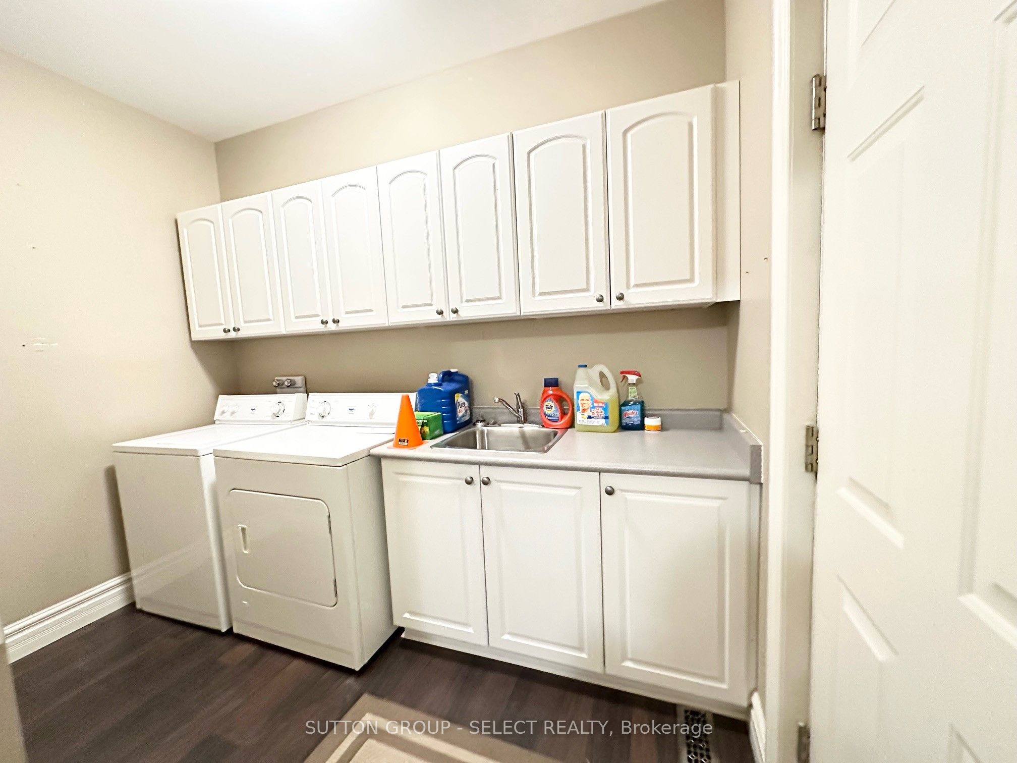 407 Kingbird Court Property Photo 12
