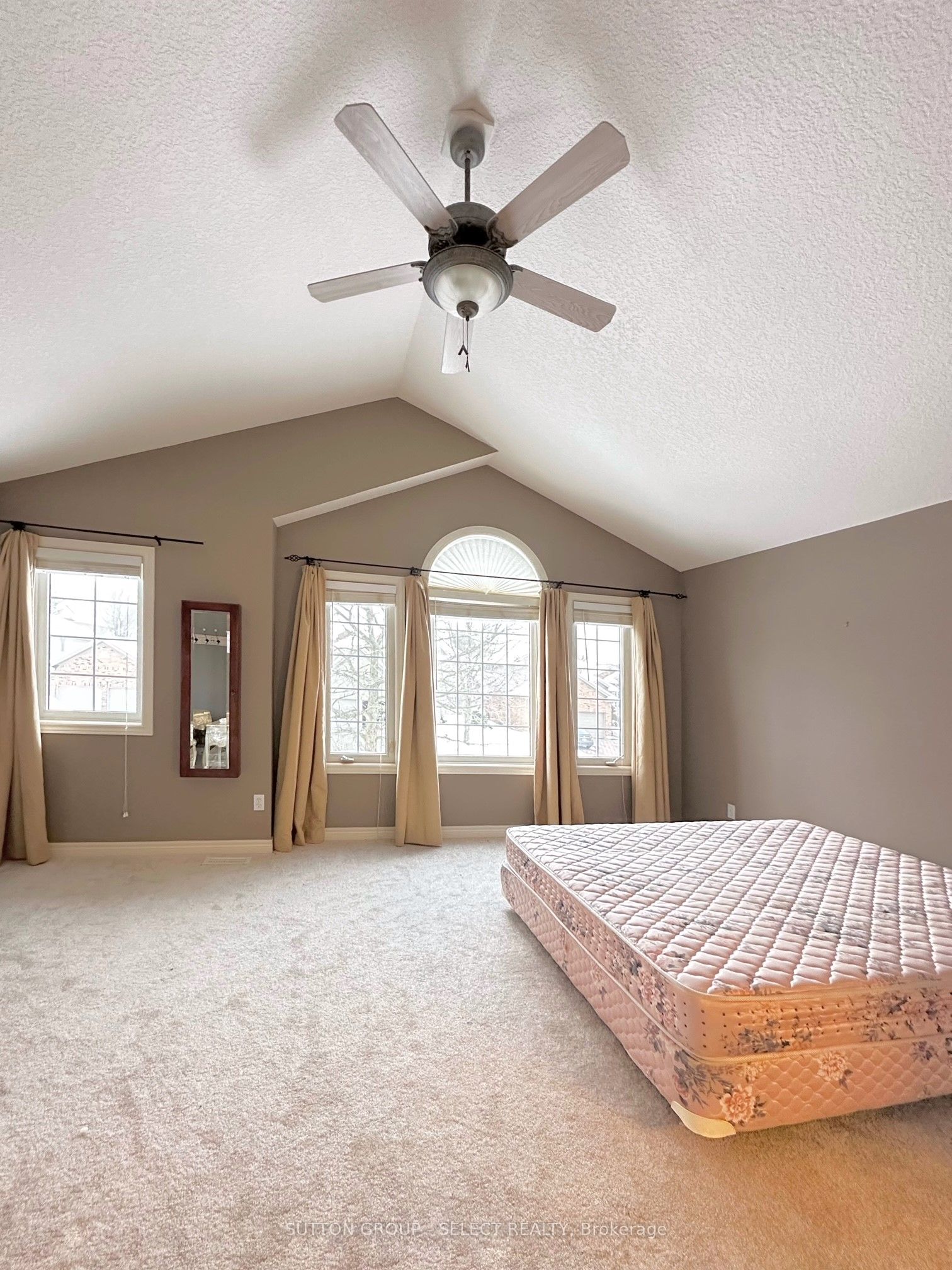 407 Kingbird Court Property Photo 15