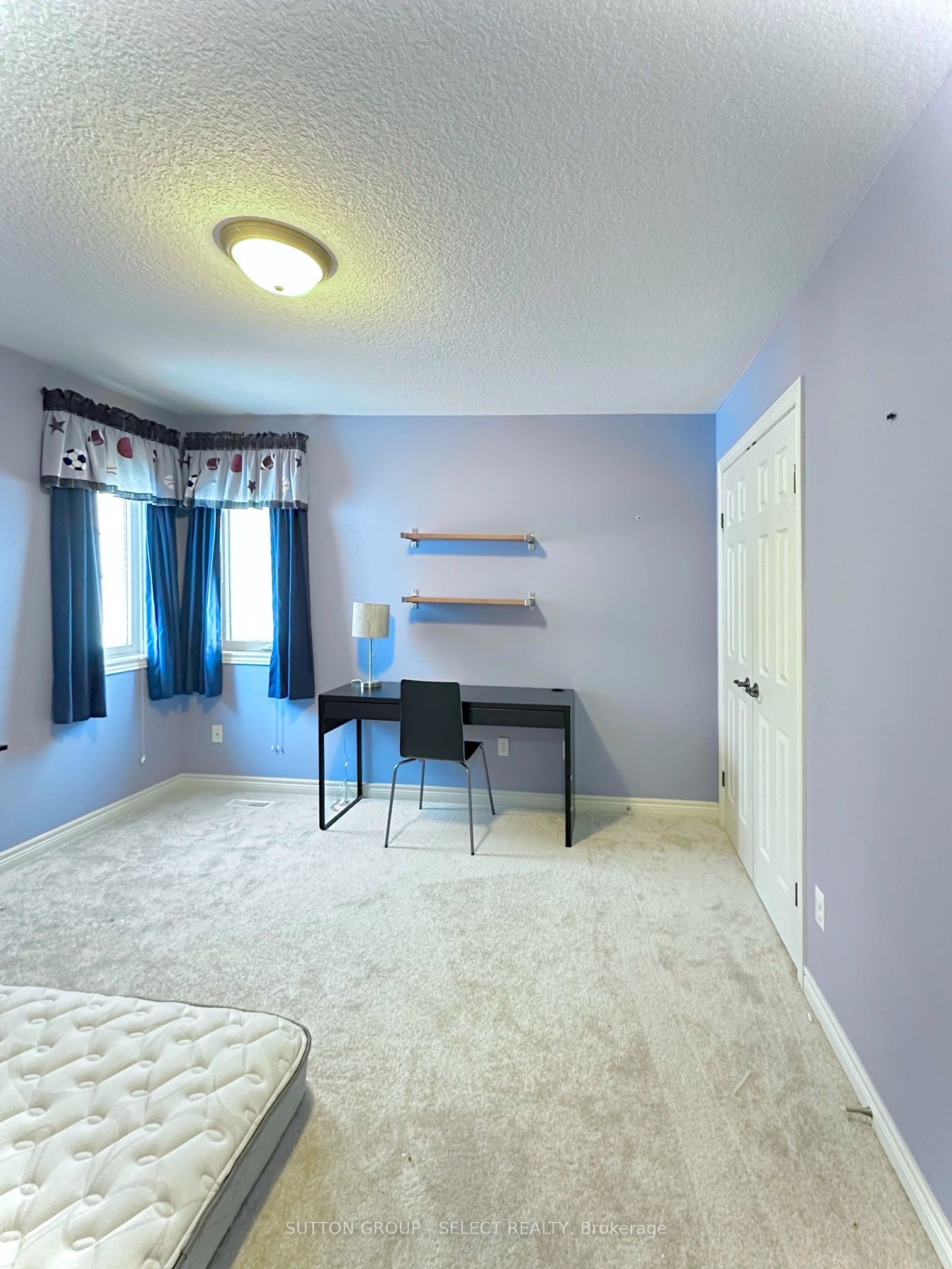 407 Kingbird Court Property Photo 18