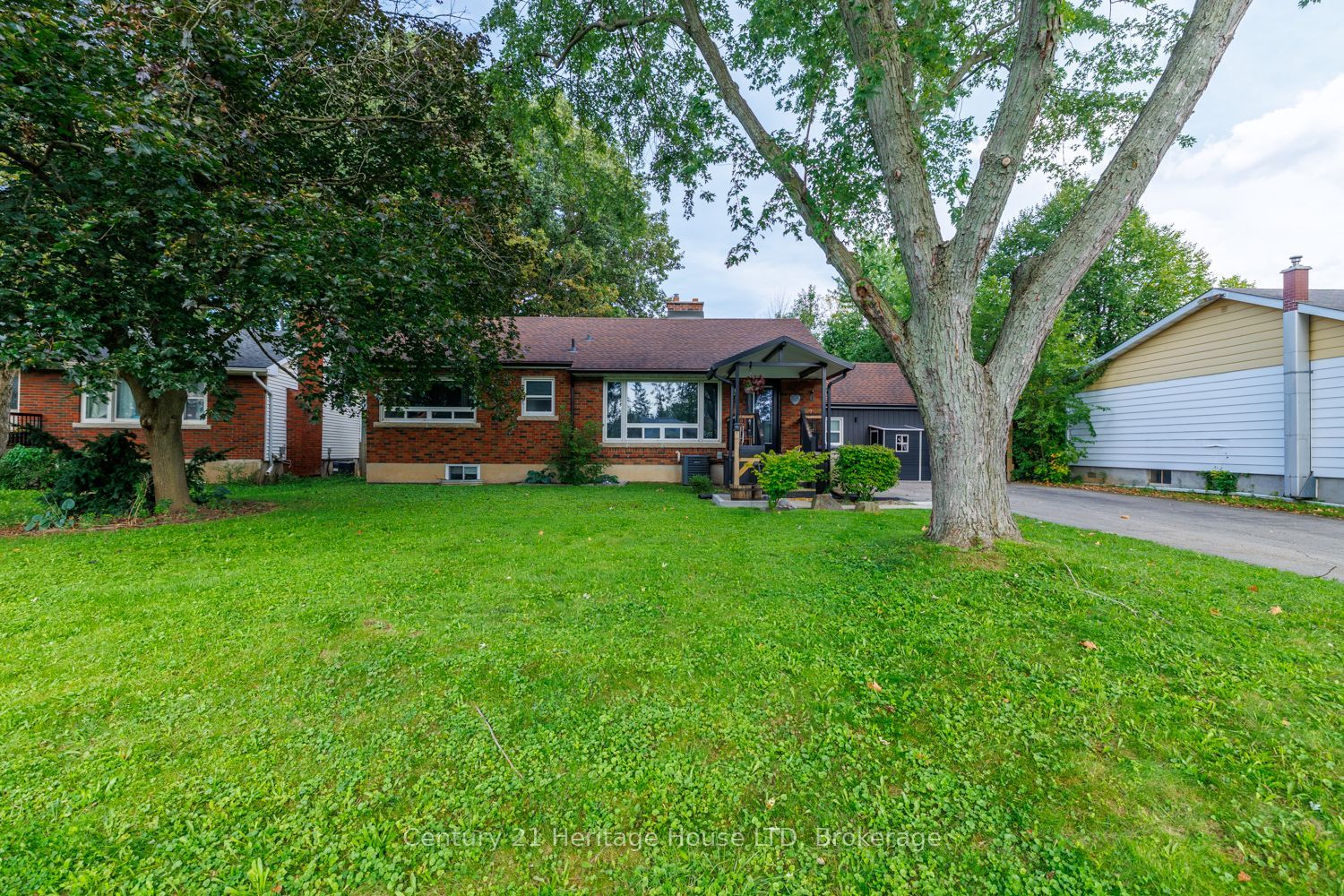6 Greenock Circle Property Photo 2