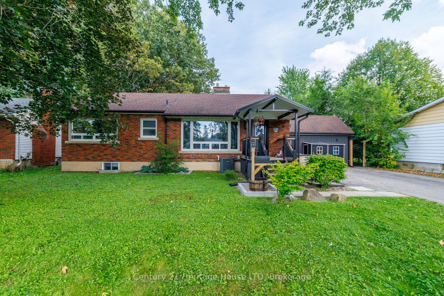 6 Greenock Circle Property Photo 4