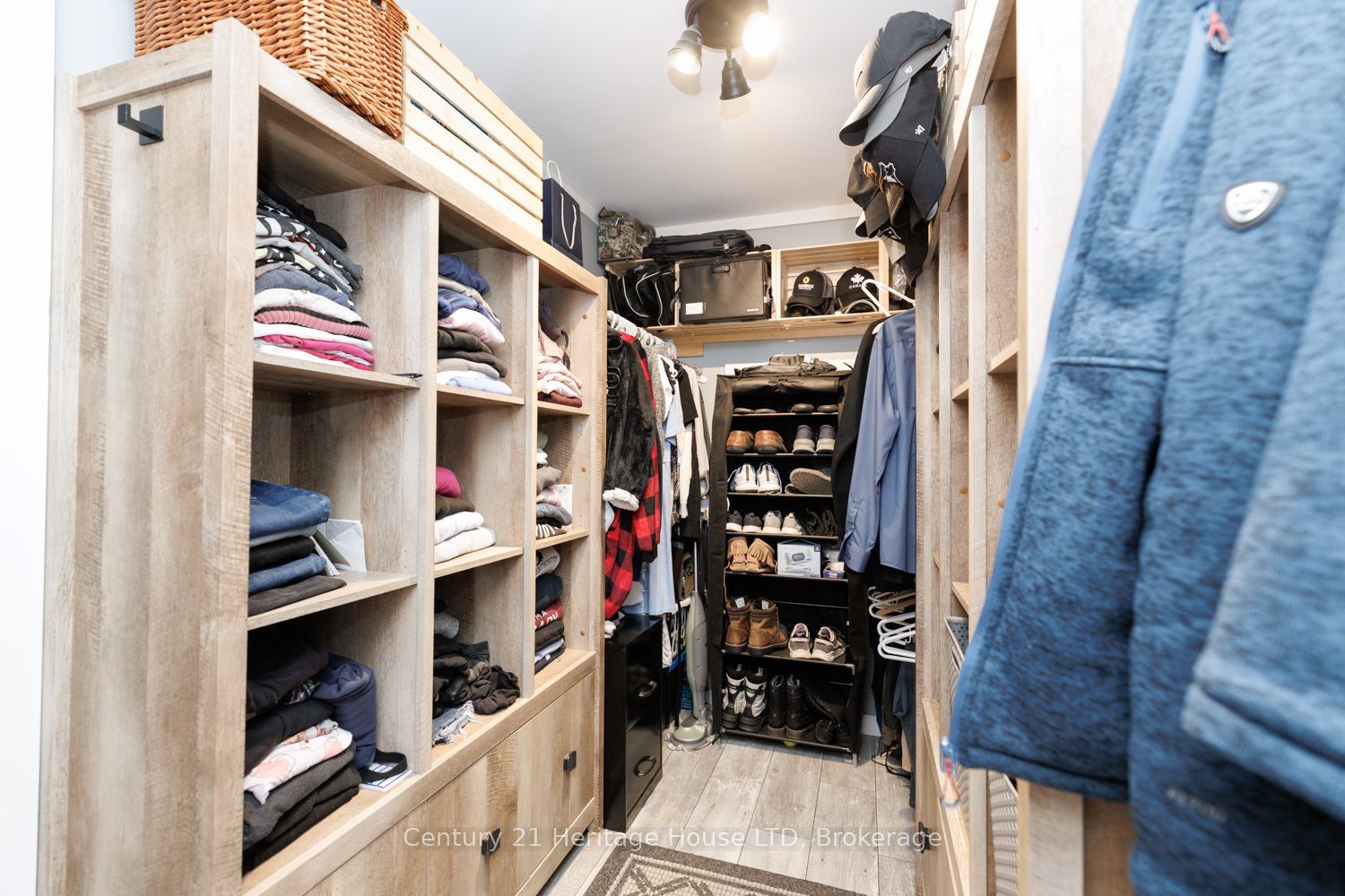 6 Greenock Circle Property Photo 16