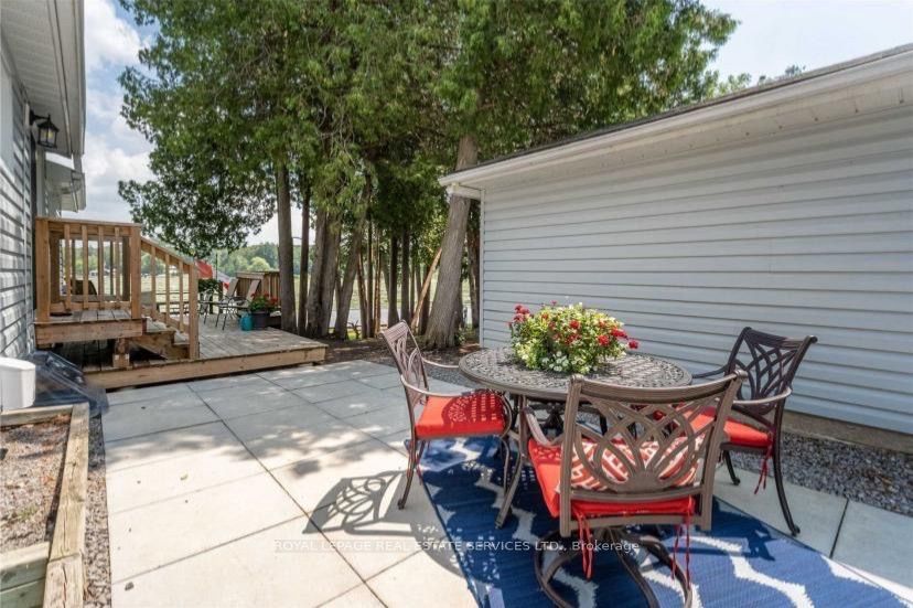 2365 Selwyn Bay Lane Property Photo 7