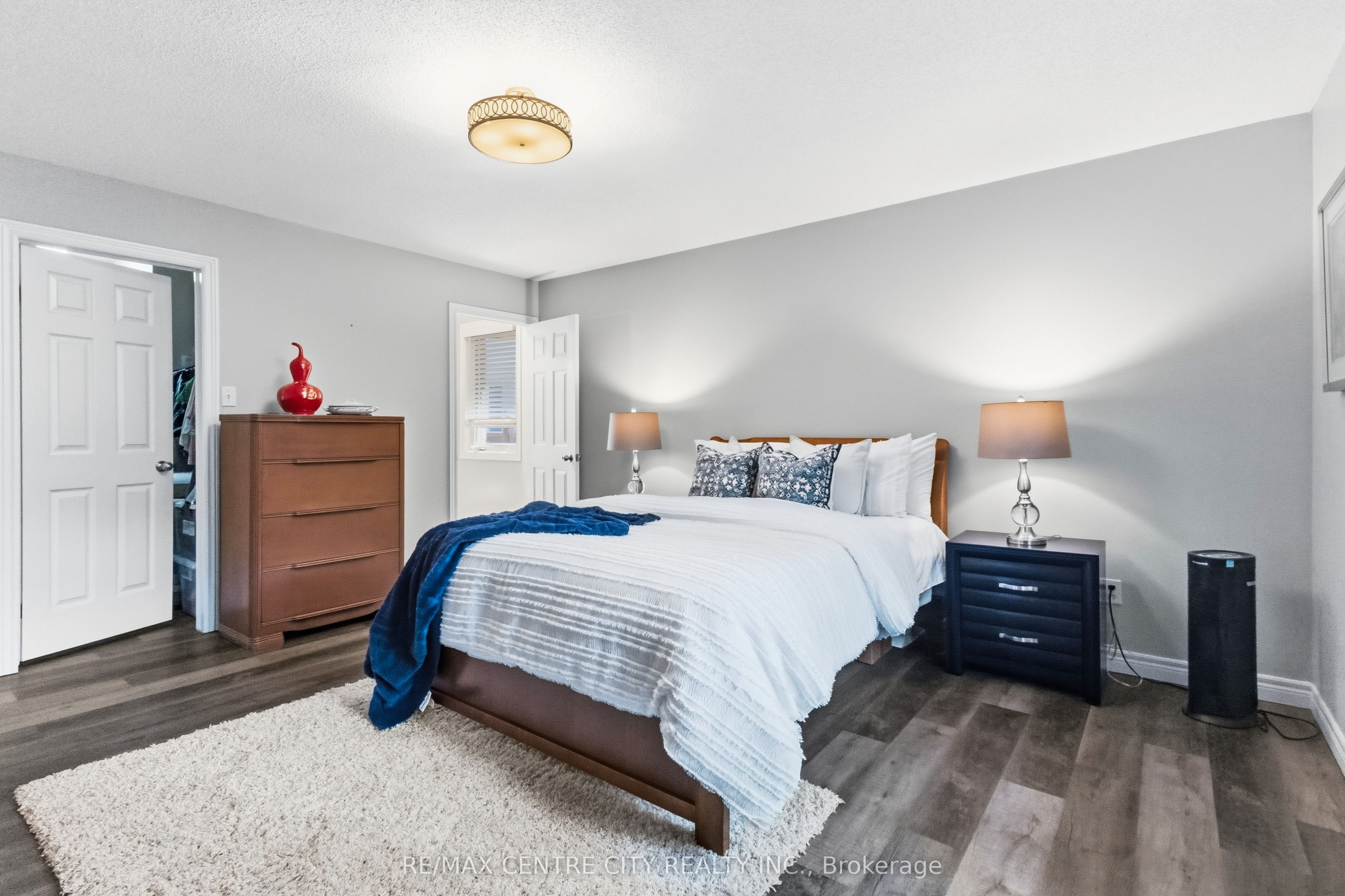 93 Mctaggart Court Property Photo 23
