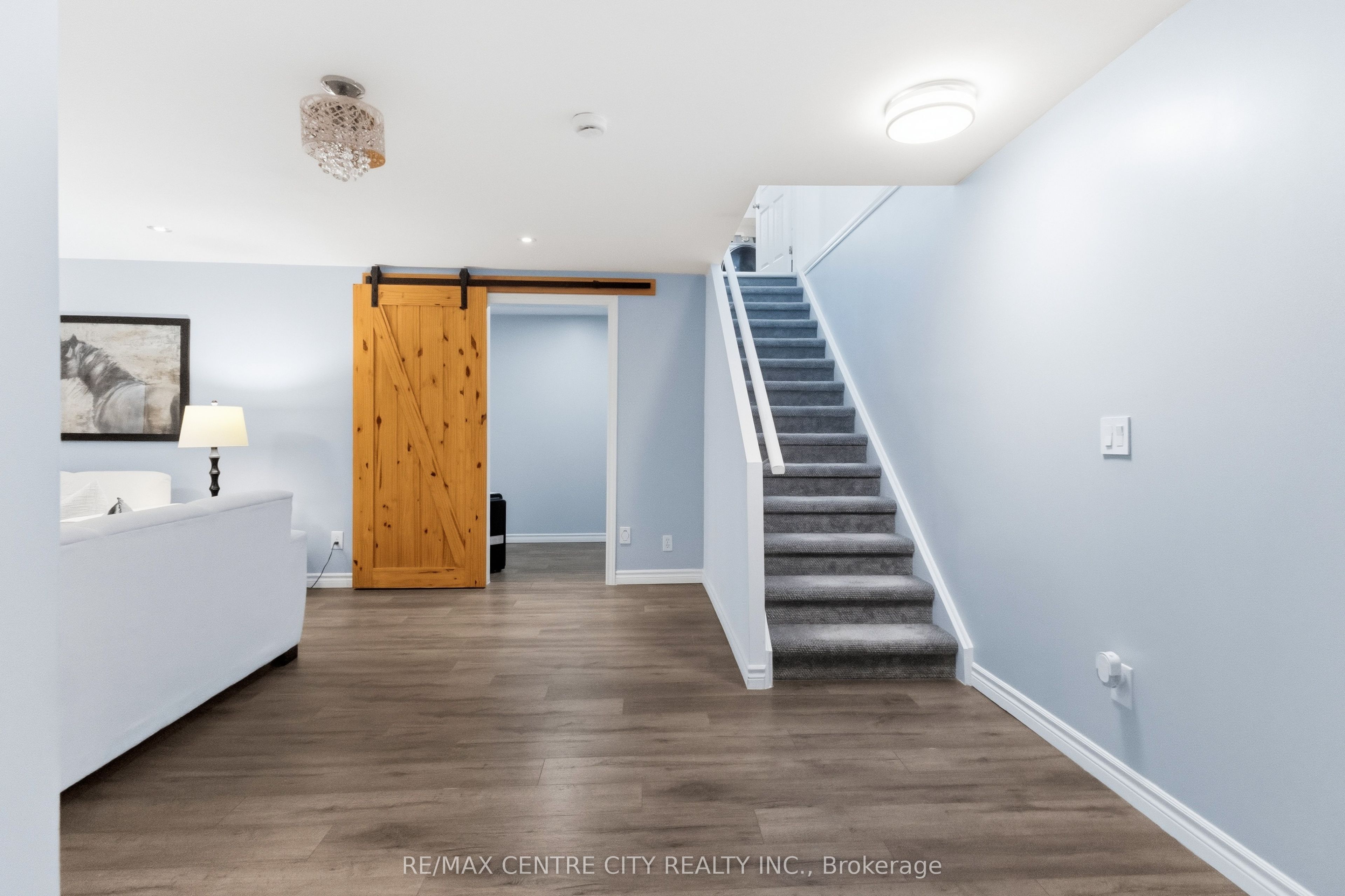 93 Mctaggart Court Property Photo 31