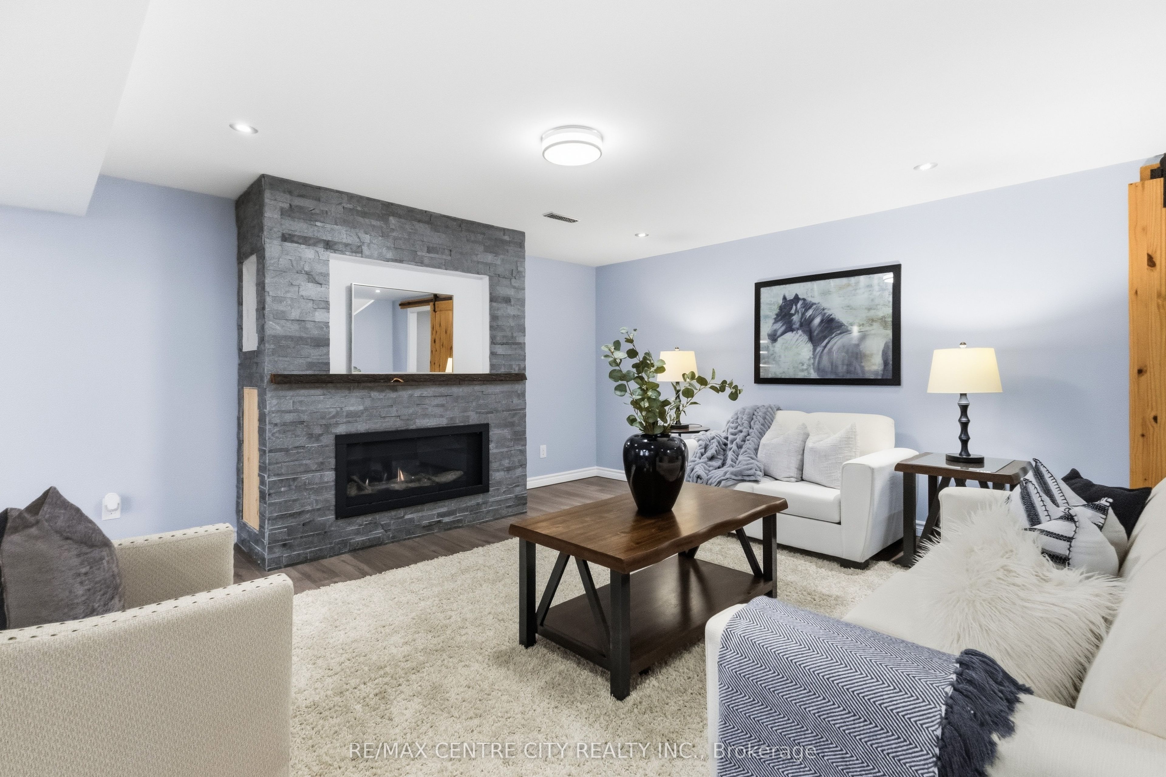 93 Mctaggart Court Property Photo 33