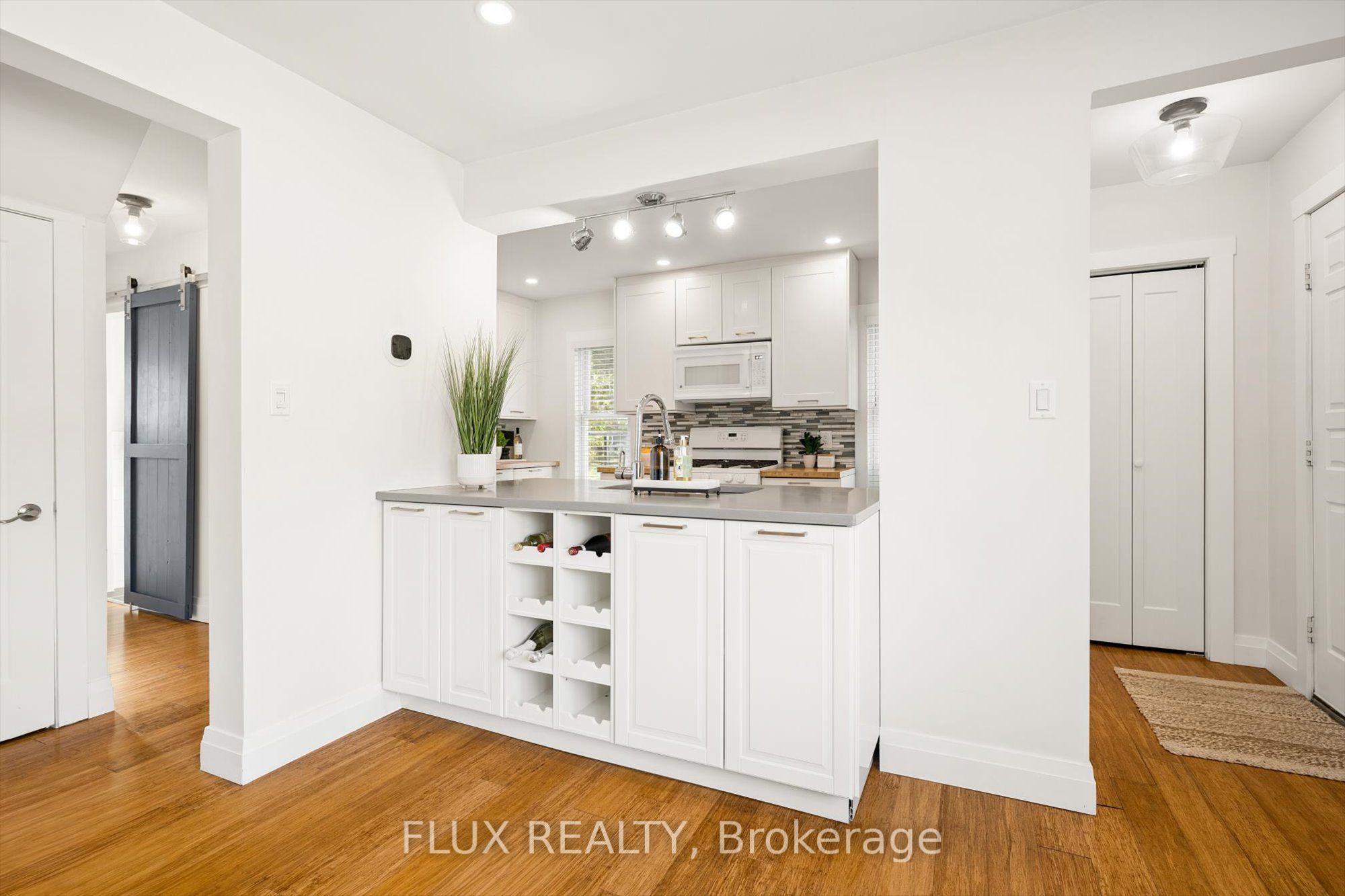 113 Adelaide Street Property Photo 10