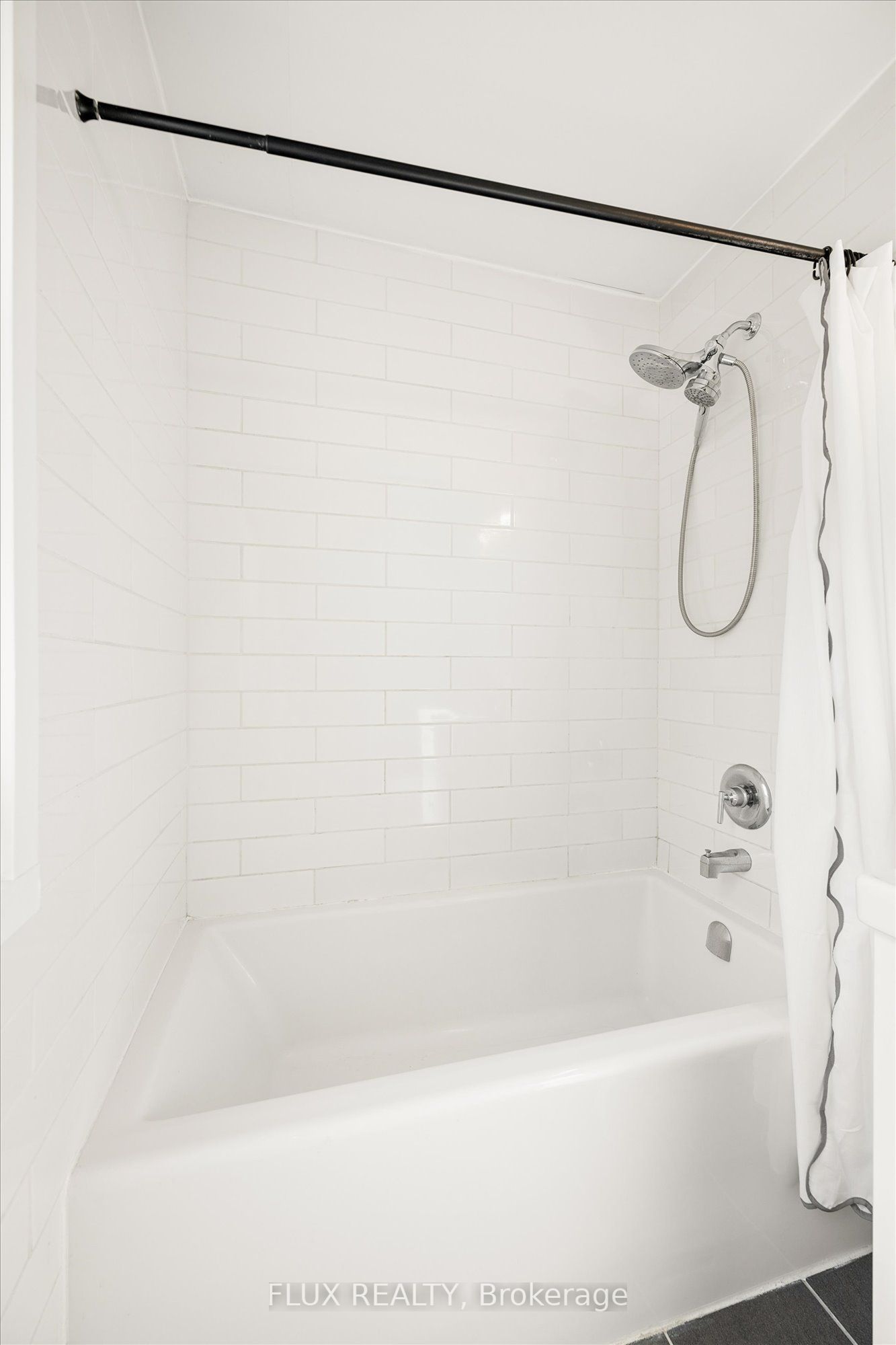 113 Adelaide Street Property Photo 23