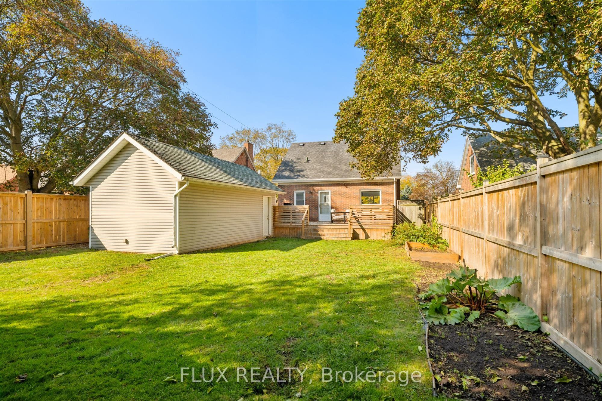 113 Adelaide Street Property Photo 36