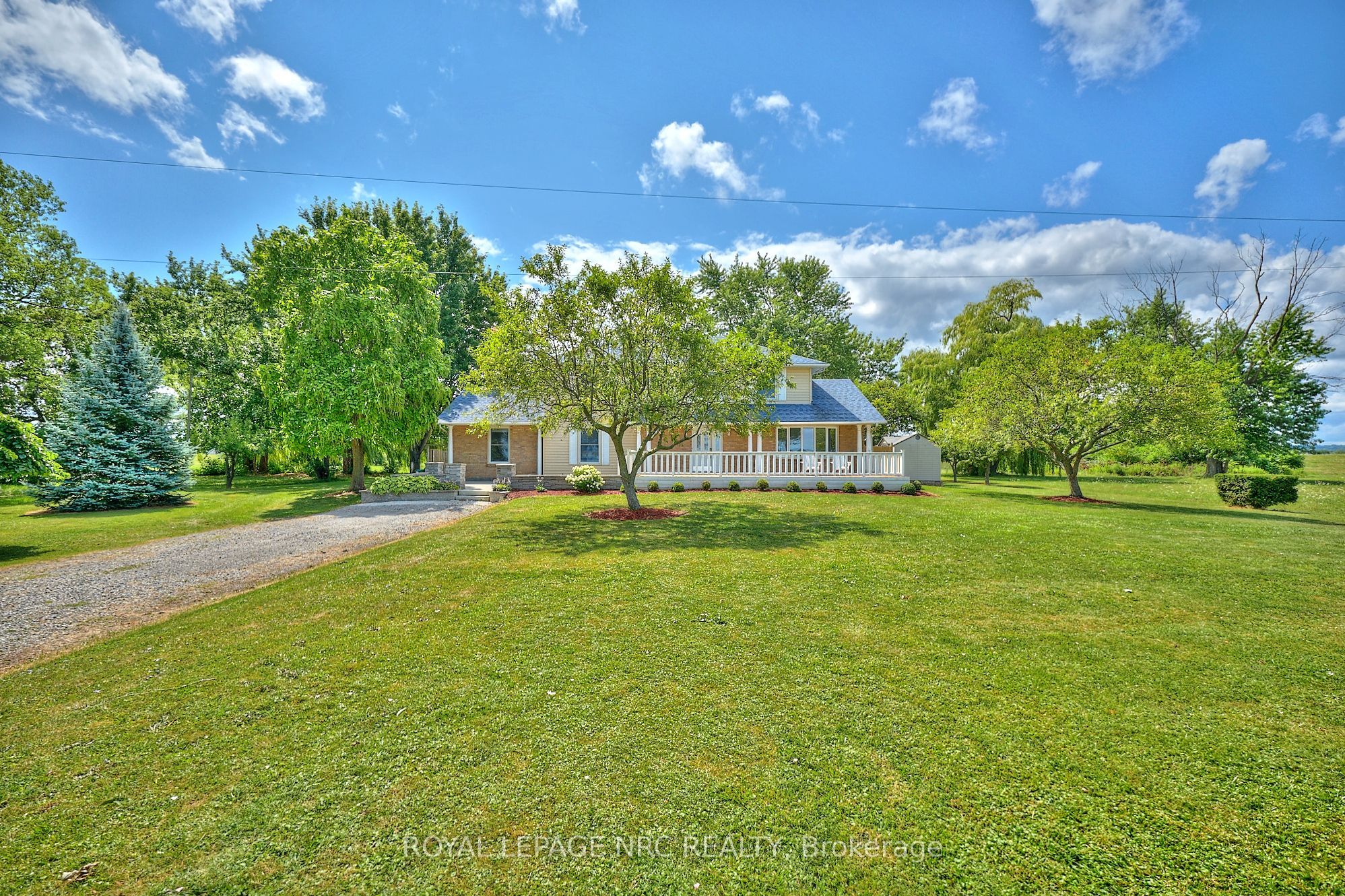 4040 Lakeshore Road Property Photo 2
