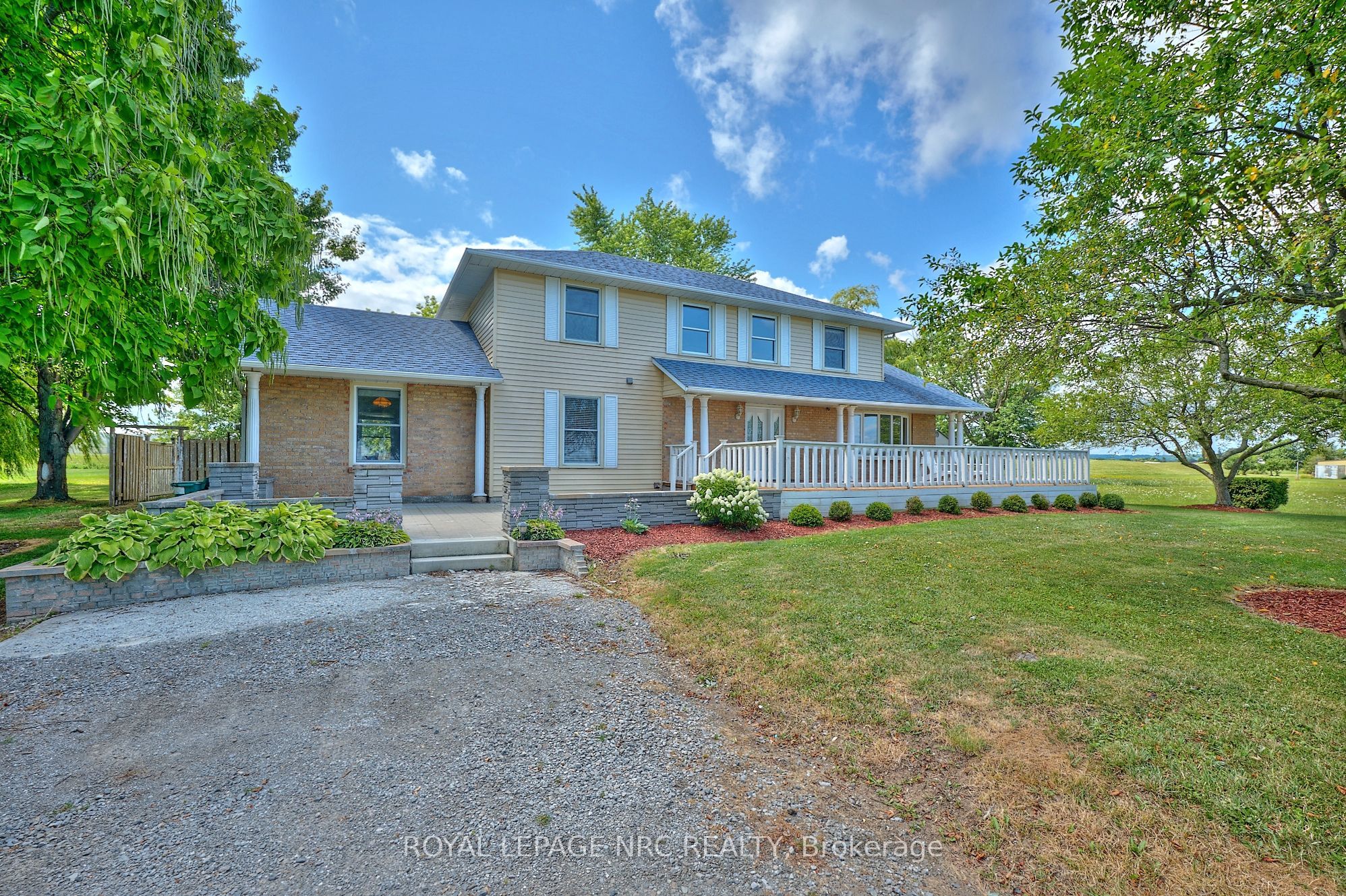 4040 Lakeshore Road Property Photo 3
