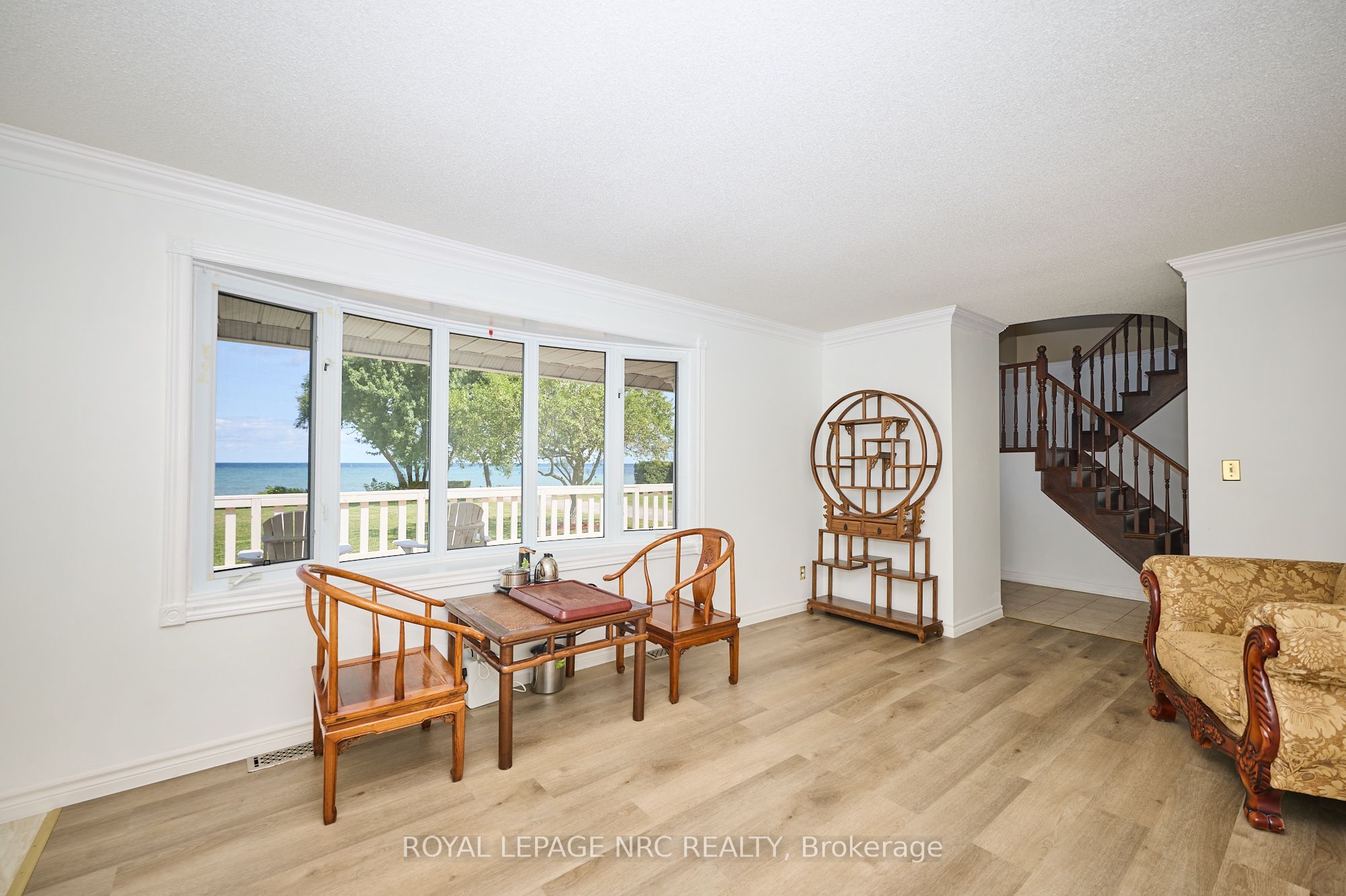4040 Lakeshore Road Property Photo 10
