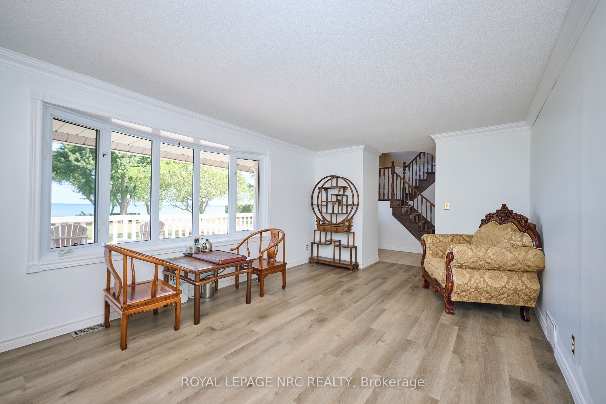 4040 Lakeshore Road Property Photo 11