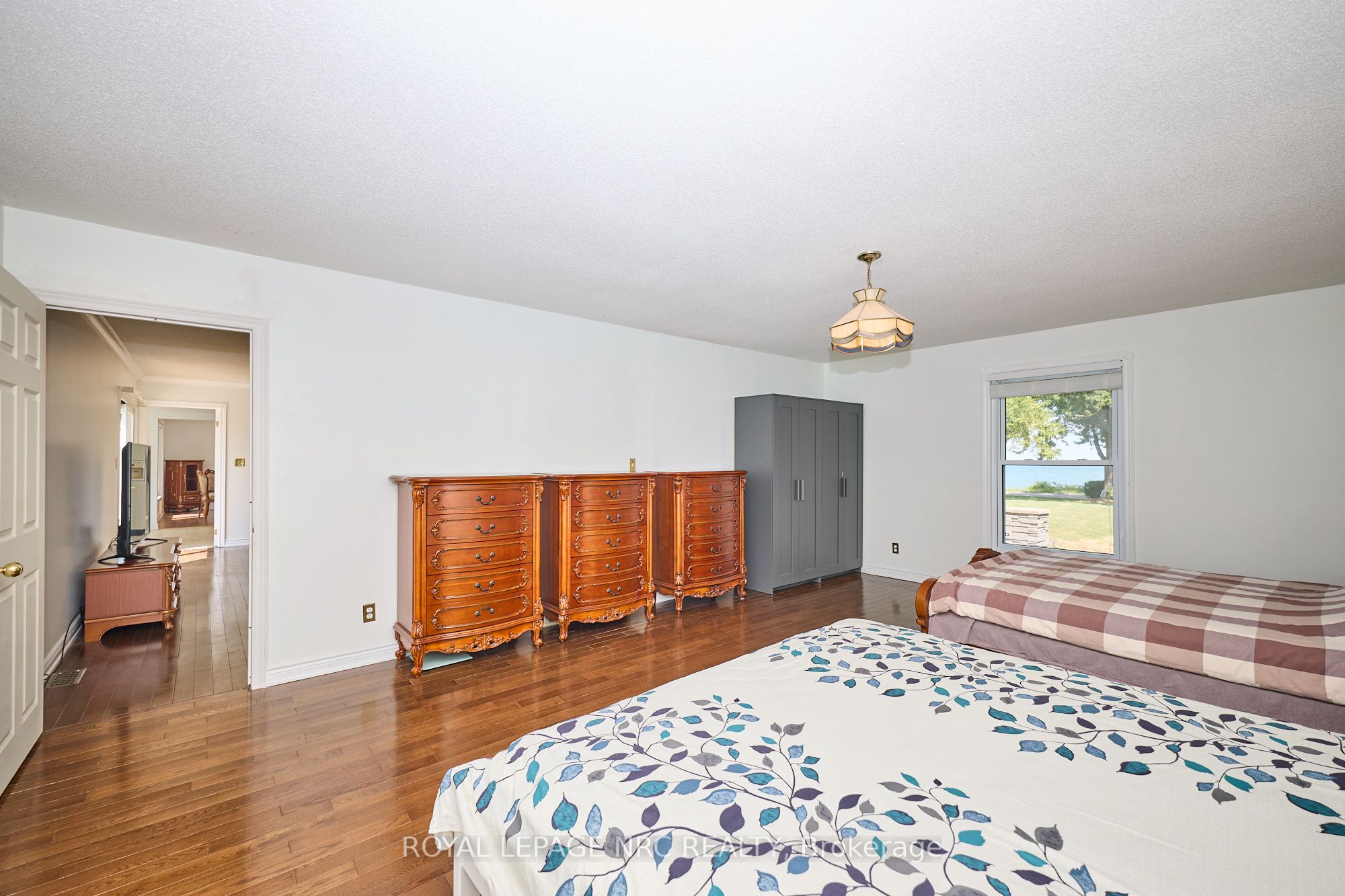 4040 Lakeshore Road Property Photo 17