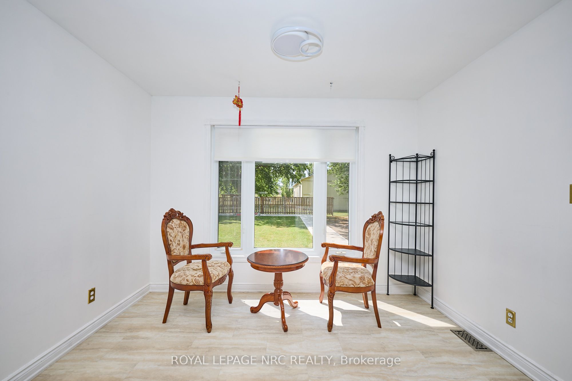 4040 Lakeshore Road Property Photo 20