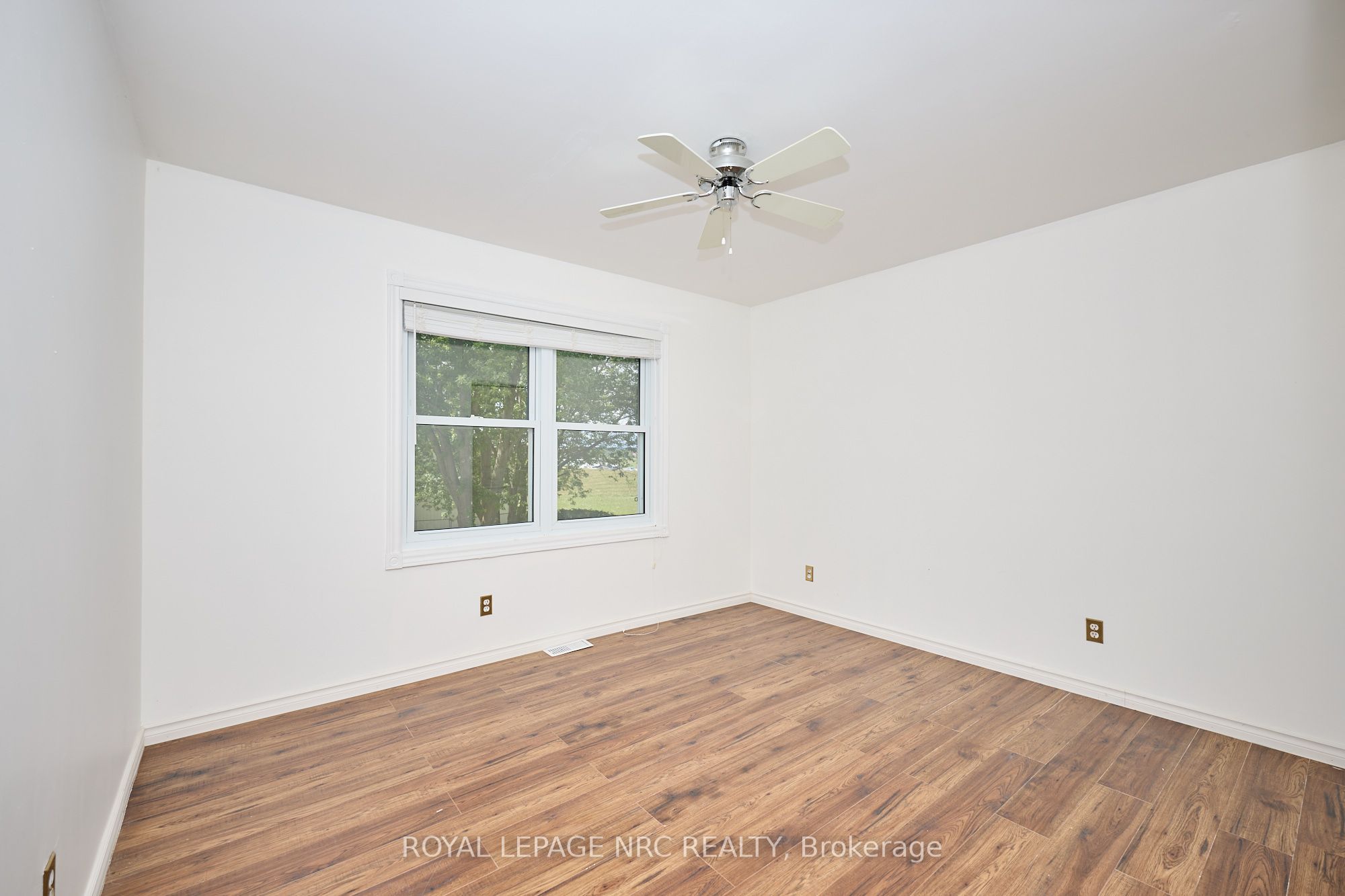 4040 Lakeshore Road Property Photo 30