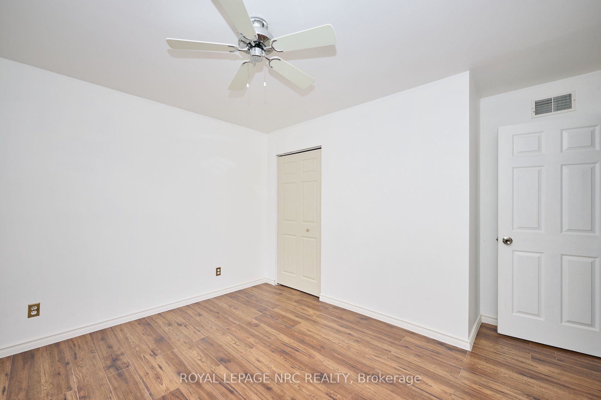4040 Lakeshore Road Property Photo 31