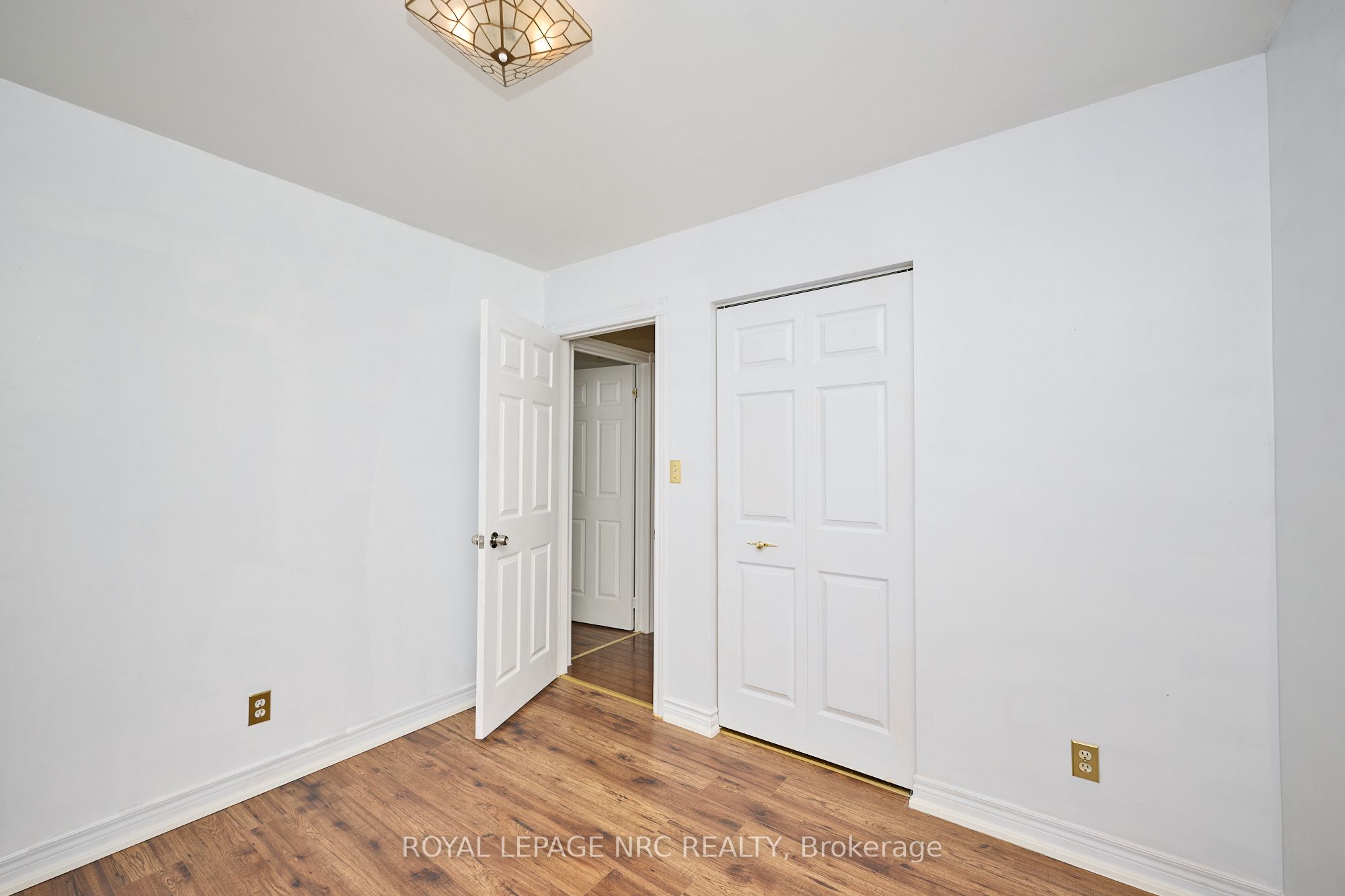 4040 Lakeshore Road Property Photo 33