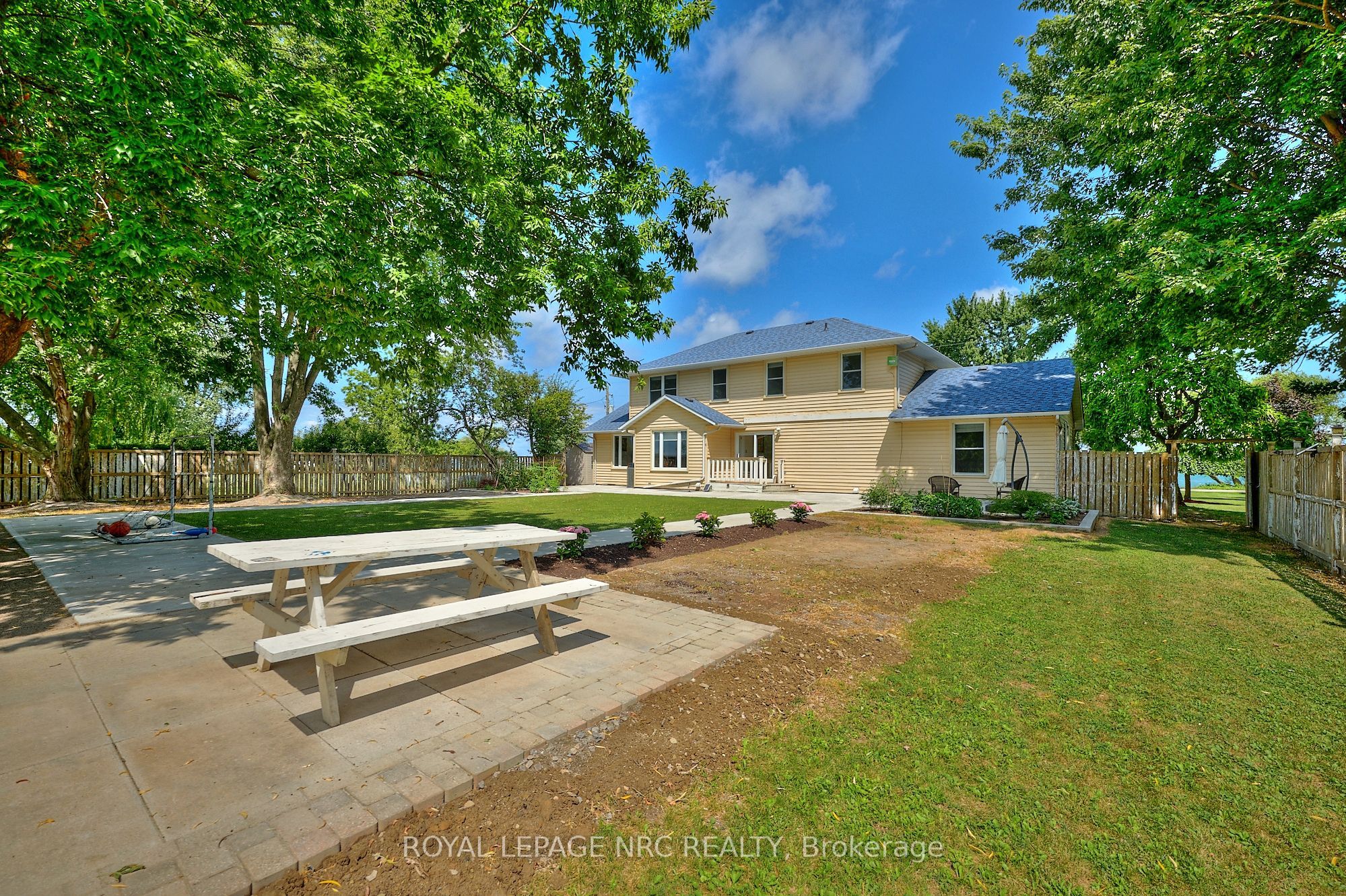 4040 Lakeshore Road Property Photo 36