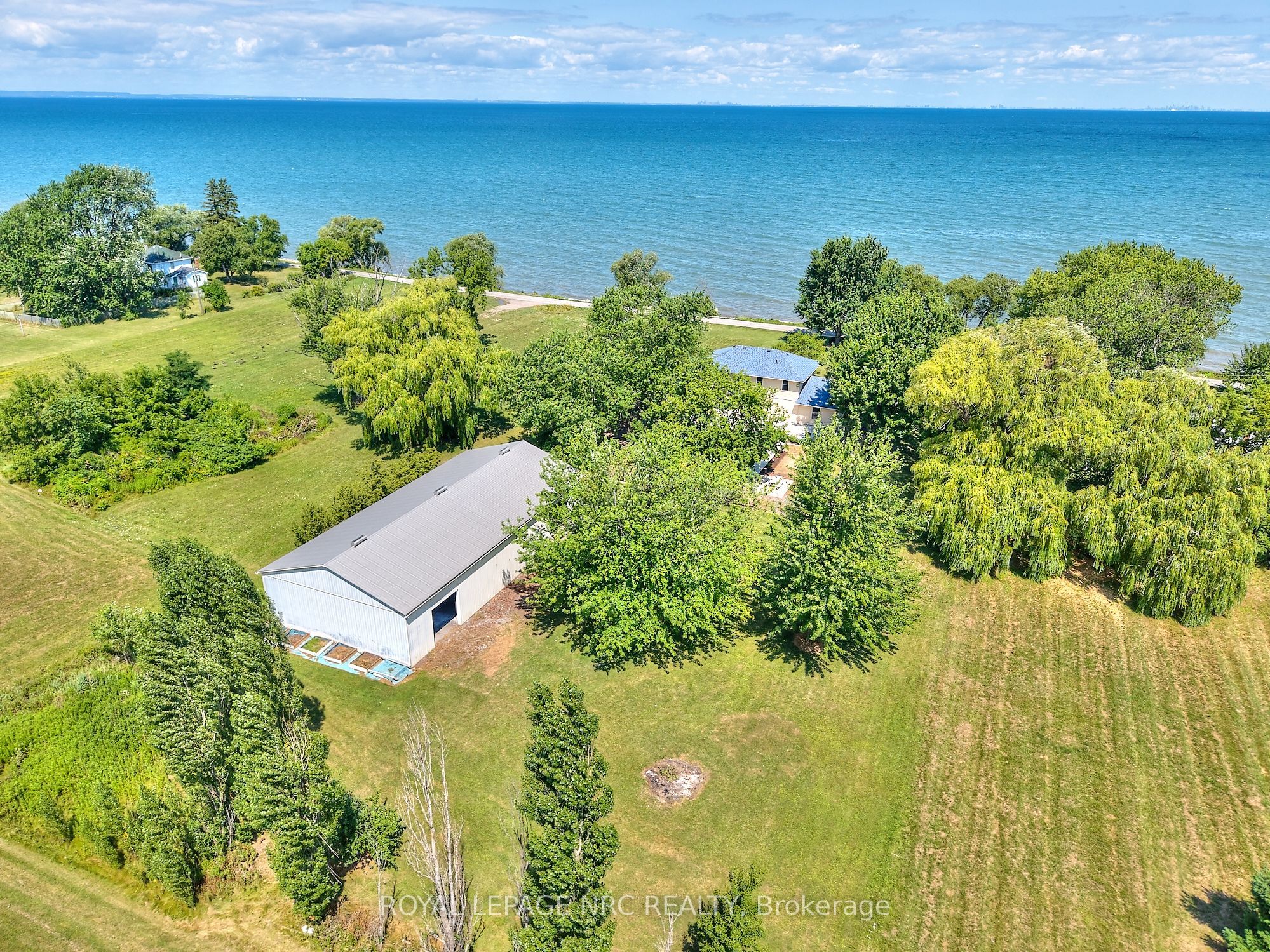 4040 Lakeshore Road Property Photo 43