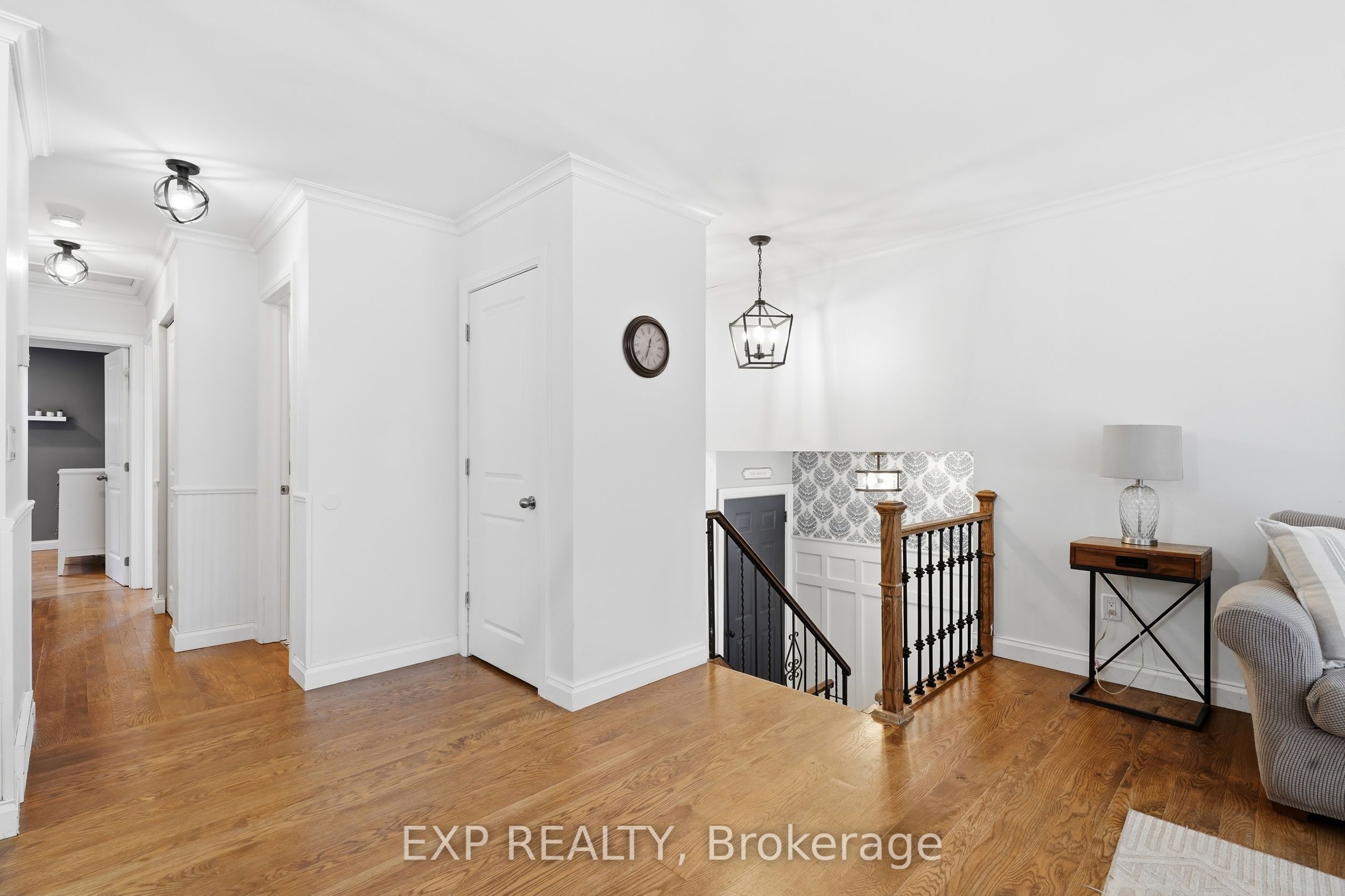 72 Crestlynn Crescent Property Photo 5