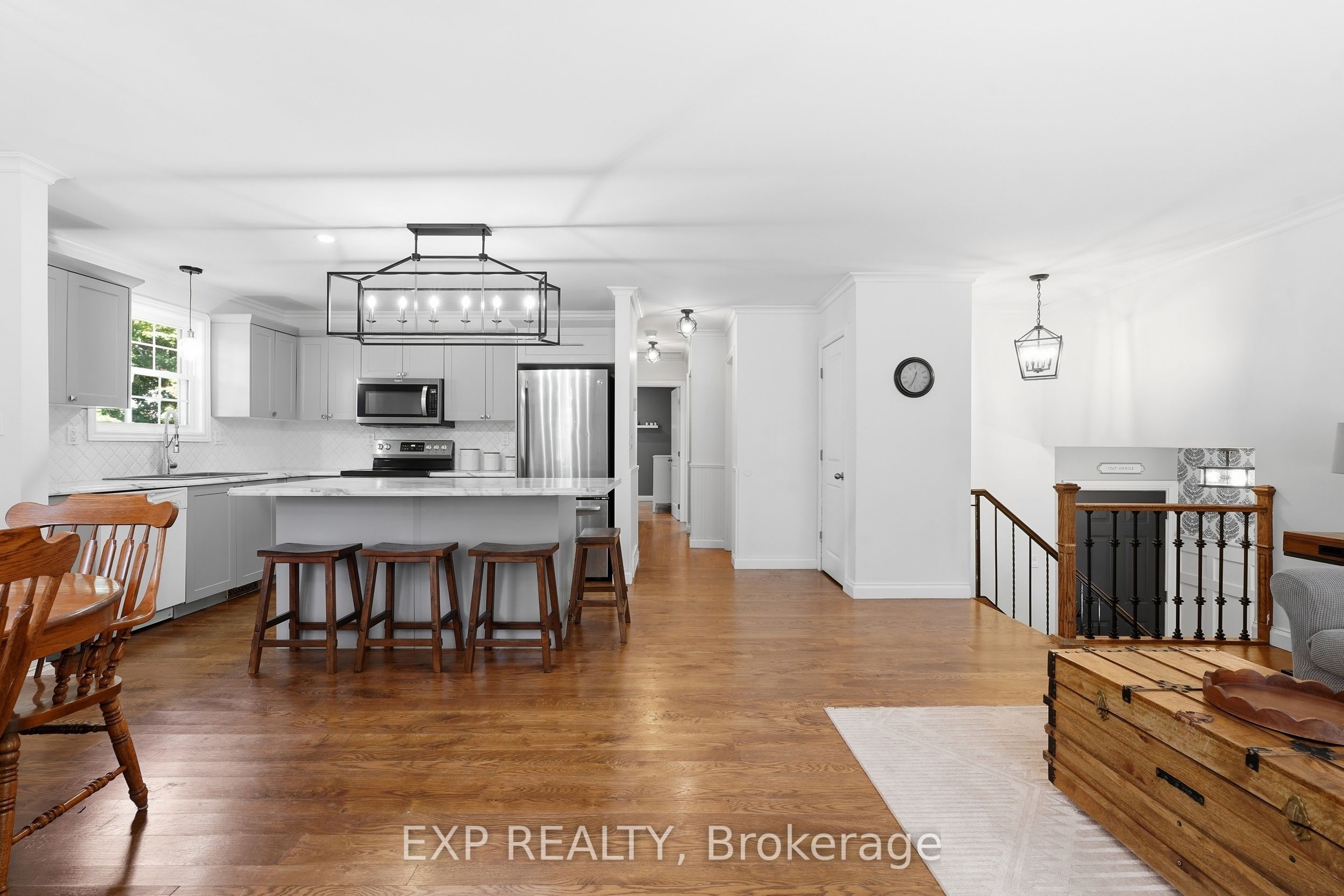 72 Crestlynn Crescent Property Photo 12