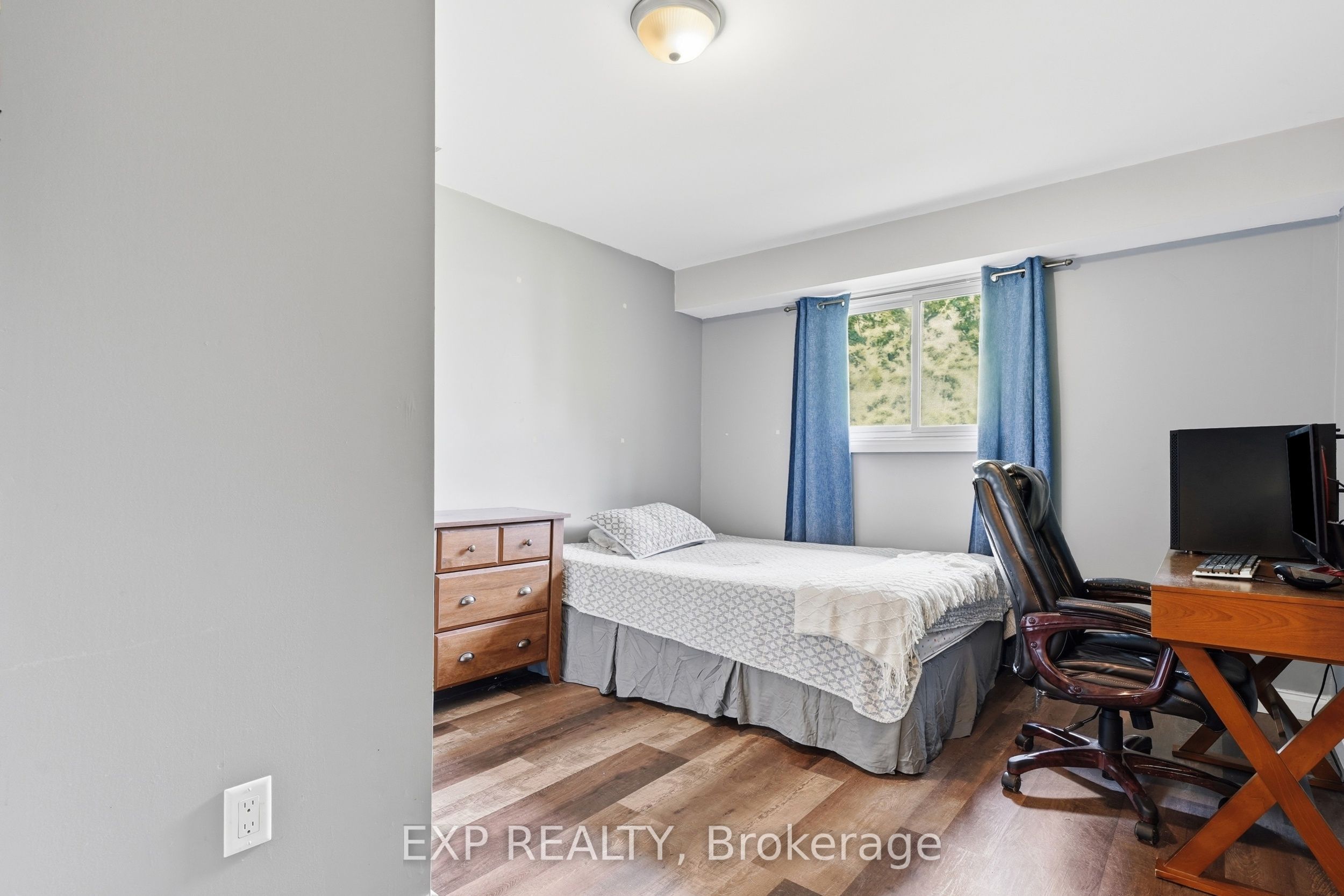 72 Crestlynn Crescent Property Photo 29