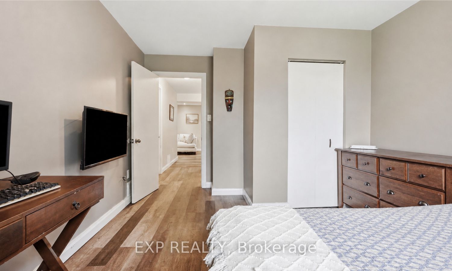 72 Crestlynn Crescent Property Photo 30