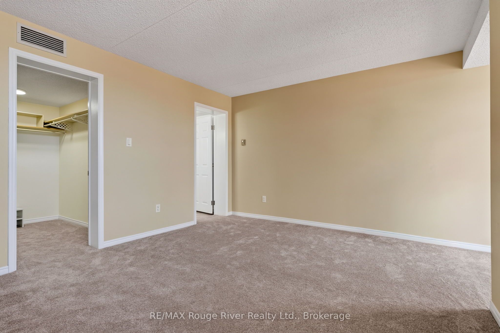 1 Queen Street 402 Property Photo 19