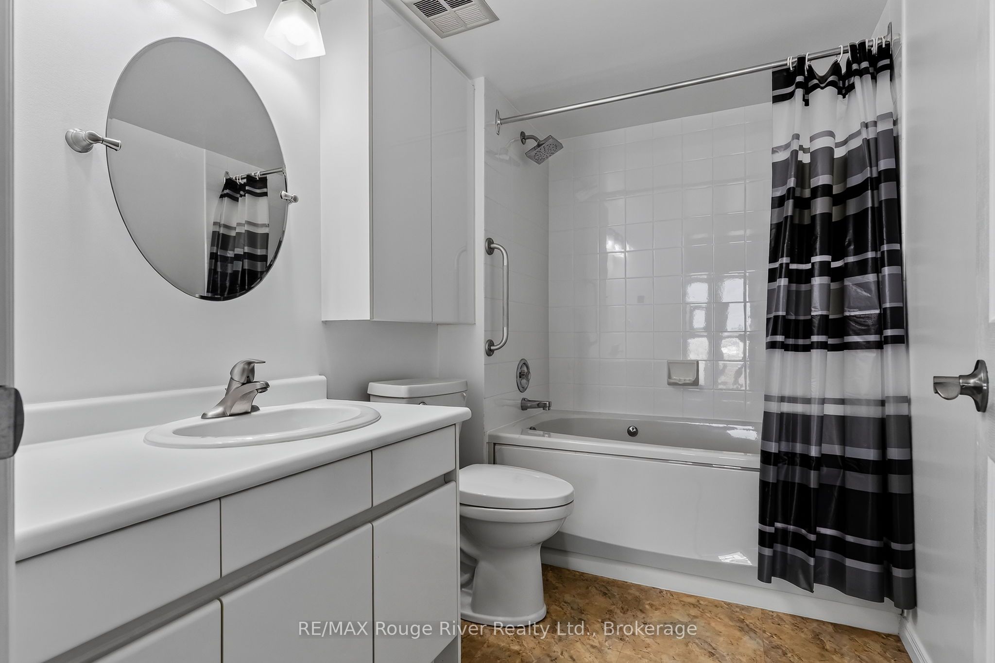 1 Queen Street 402 Property Photo 22