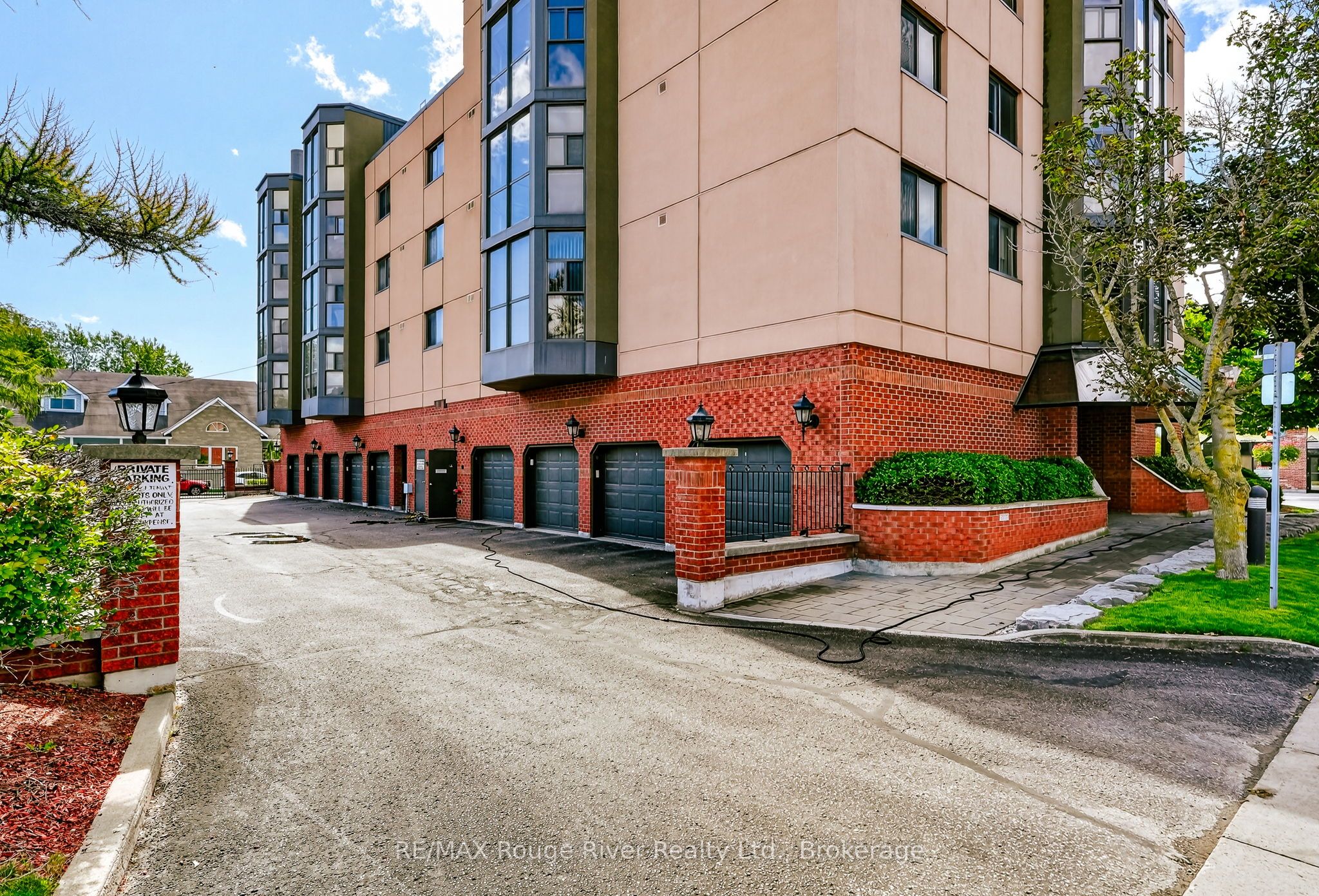 1 Queen Street 402 Property Photo 28