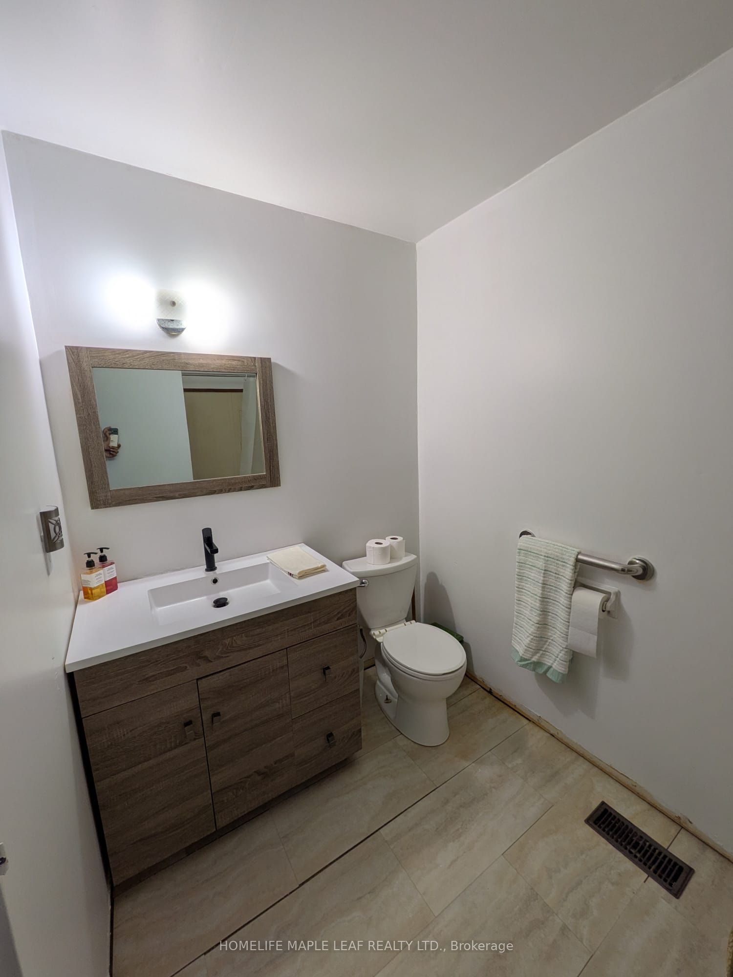 67 Rand Street Property Photo 8