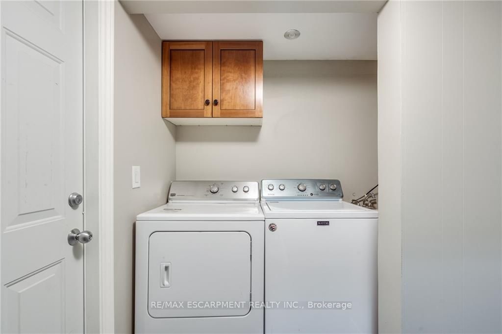 116 Mohawk Road W Property Photo 17