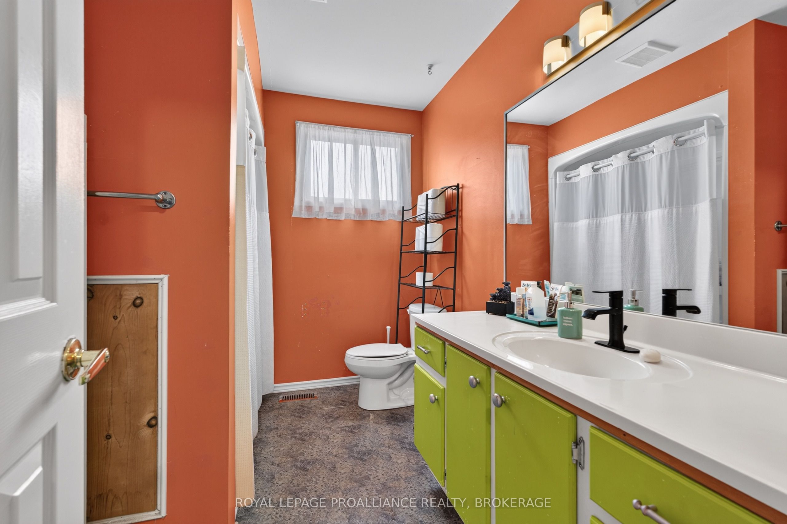 2 Virginia Street Property Photo 15