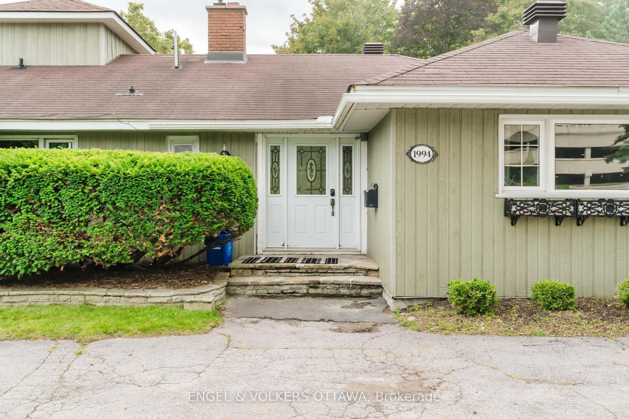 1994 Carling Avenue Property Photo 3