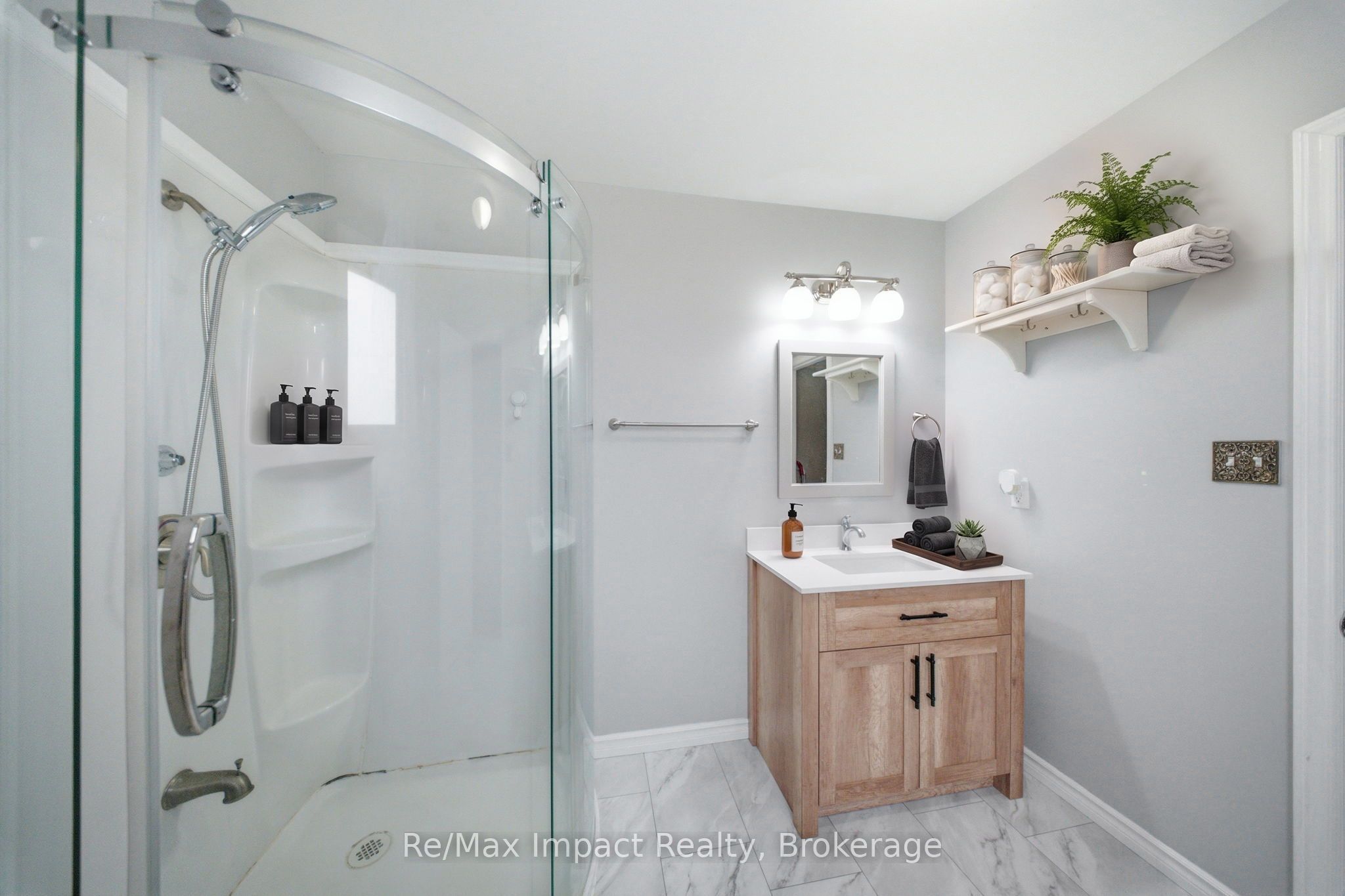 7 University Avenue E Property Photo 11