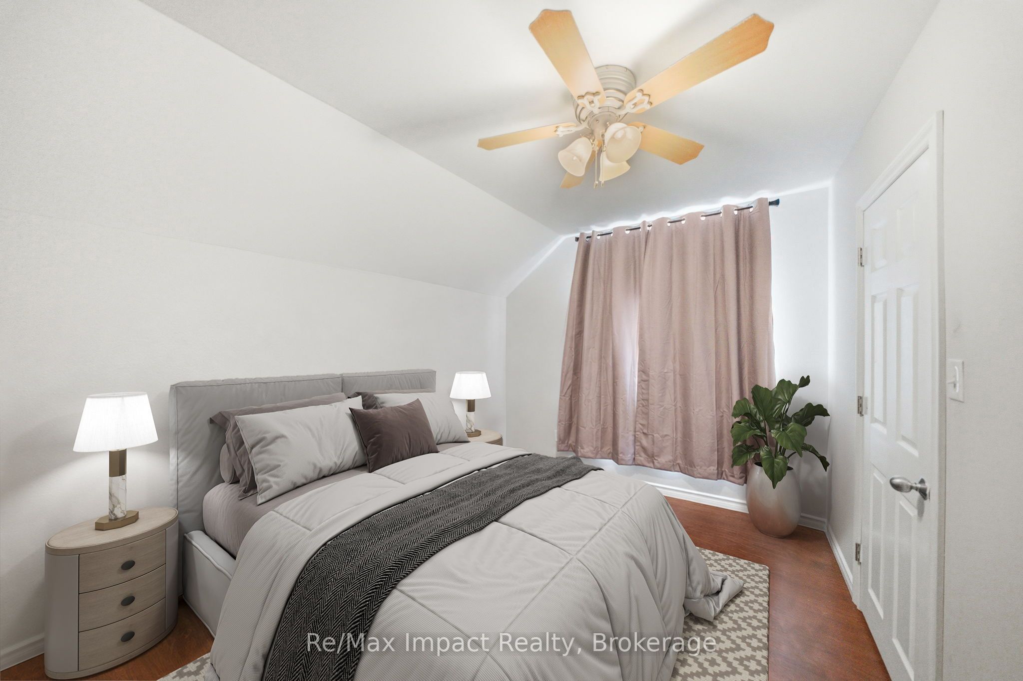 7 University Avenue E Property Photo 12