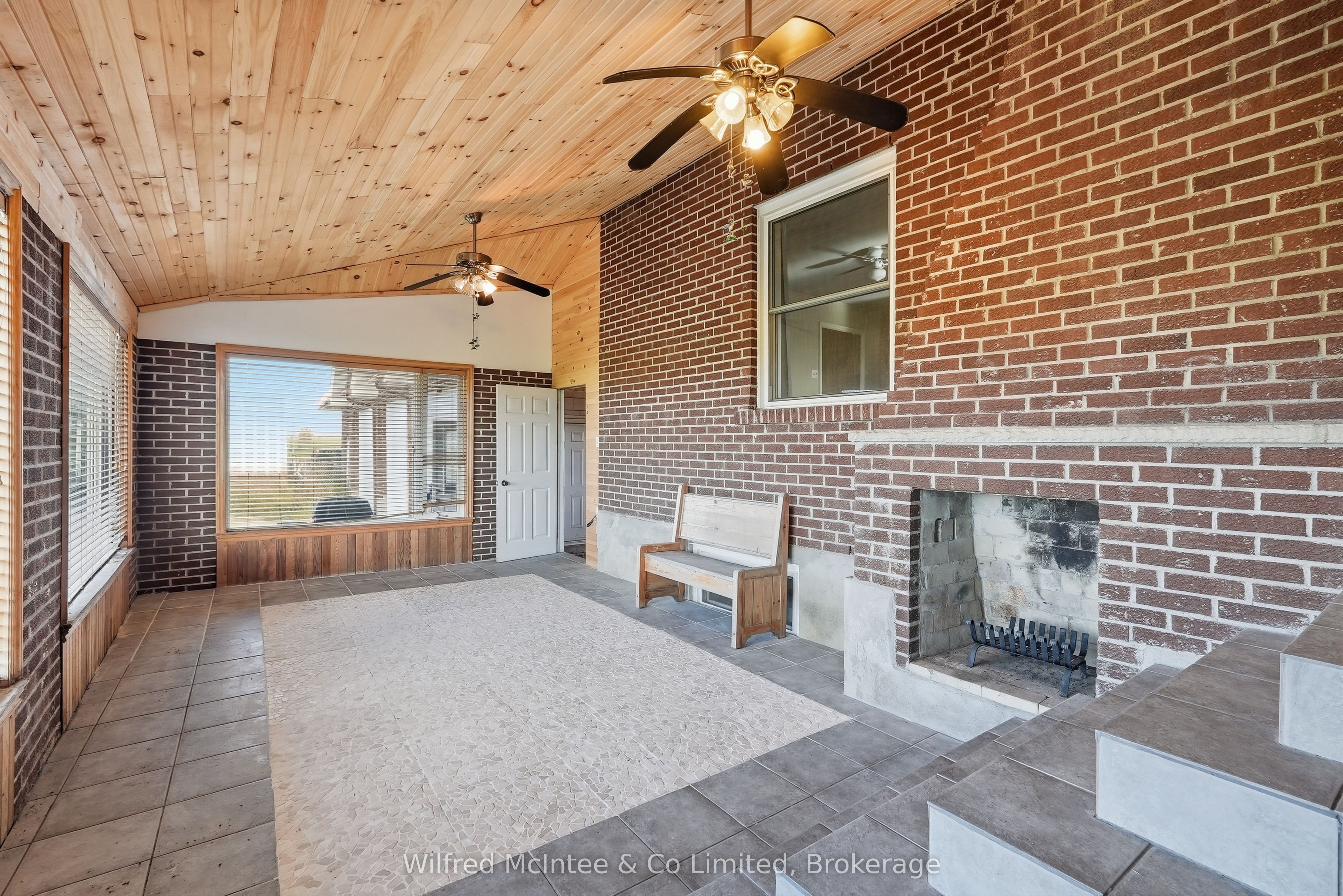 764059 240 Side Road Property Photo 4