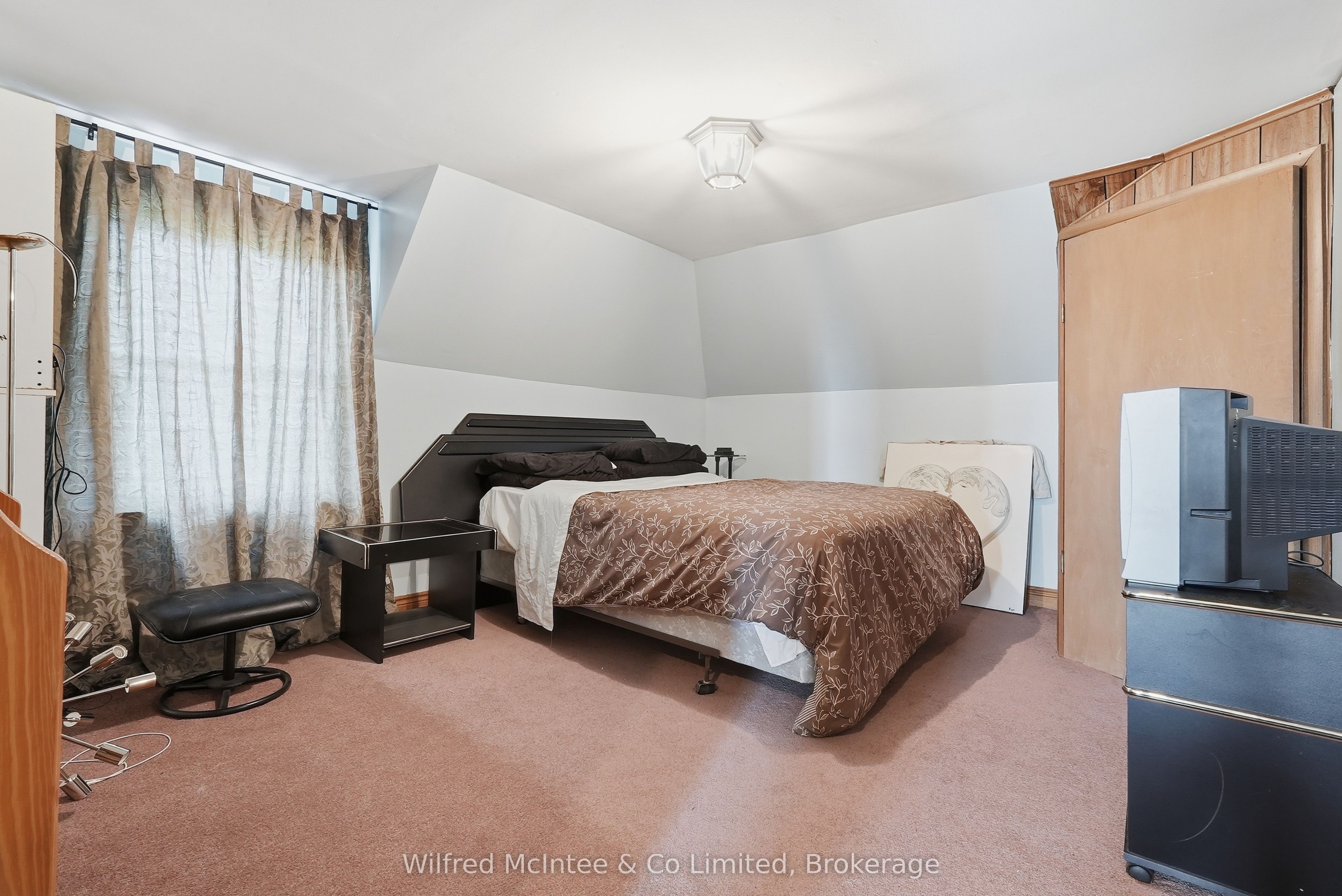 764059 240 Side Road Property Photo 22