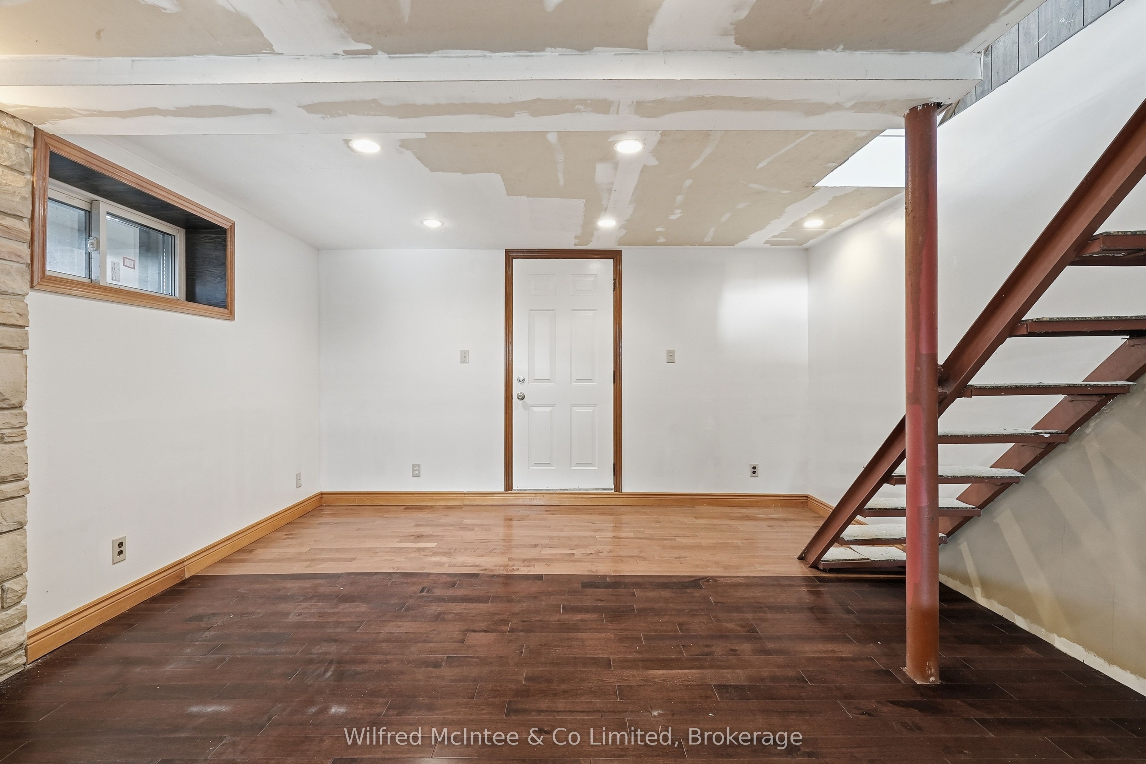 764059 240 Side Road Property Photo 30