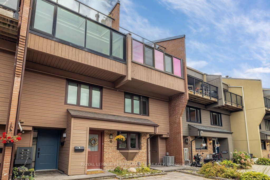 251 Bruyere Street 2 Property Photo 4