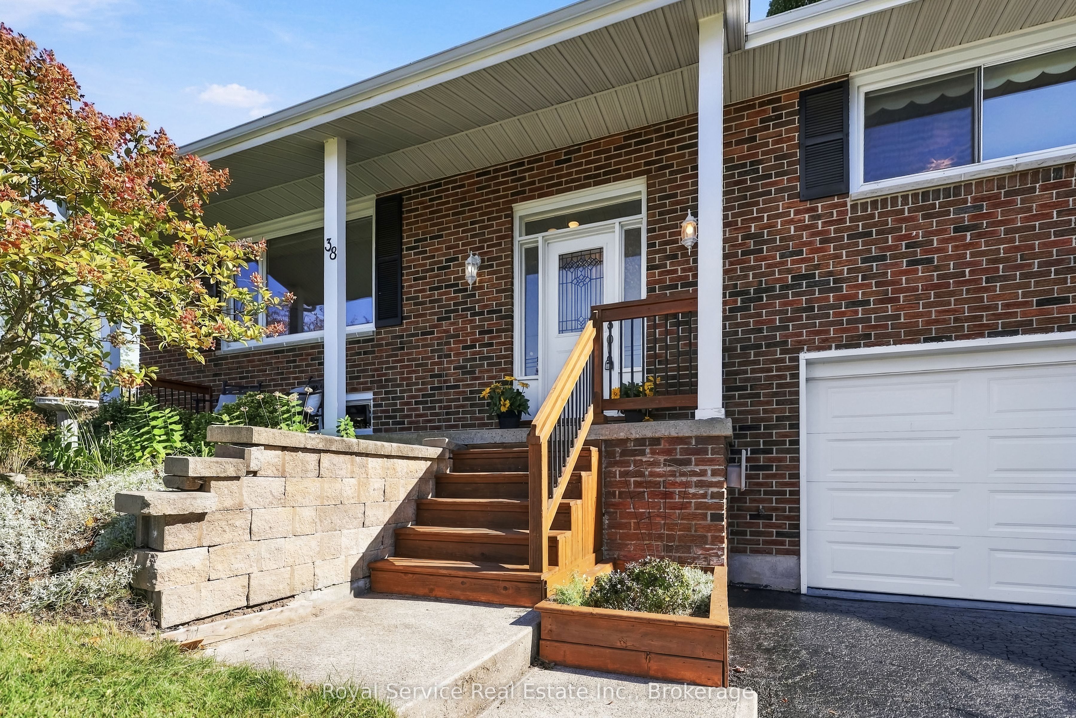 38 Burnham Avenue Property Photo 4