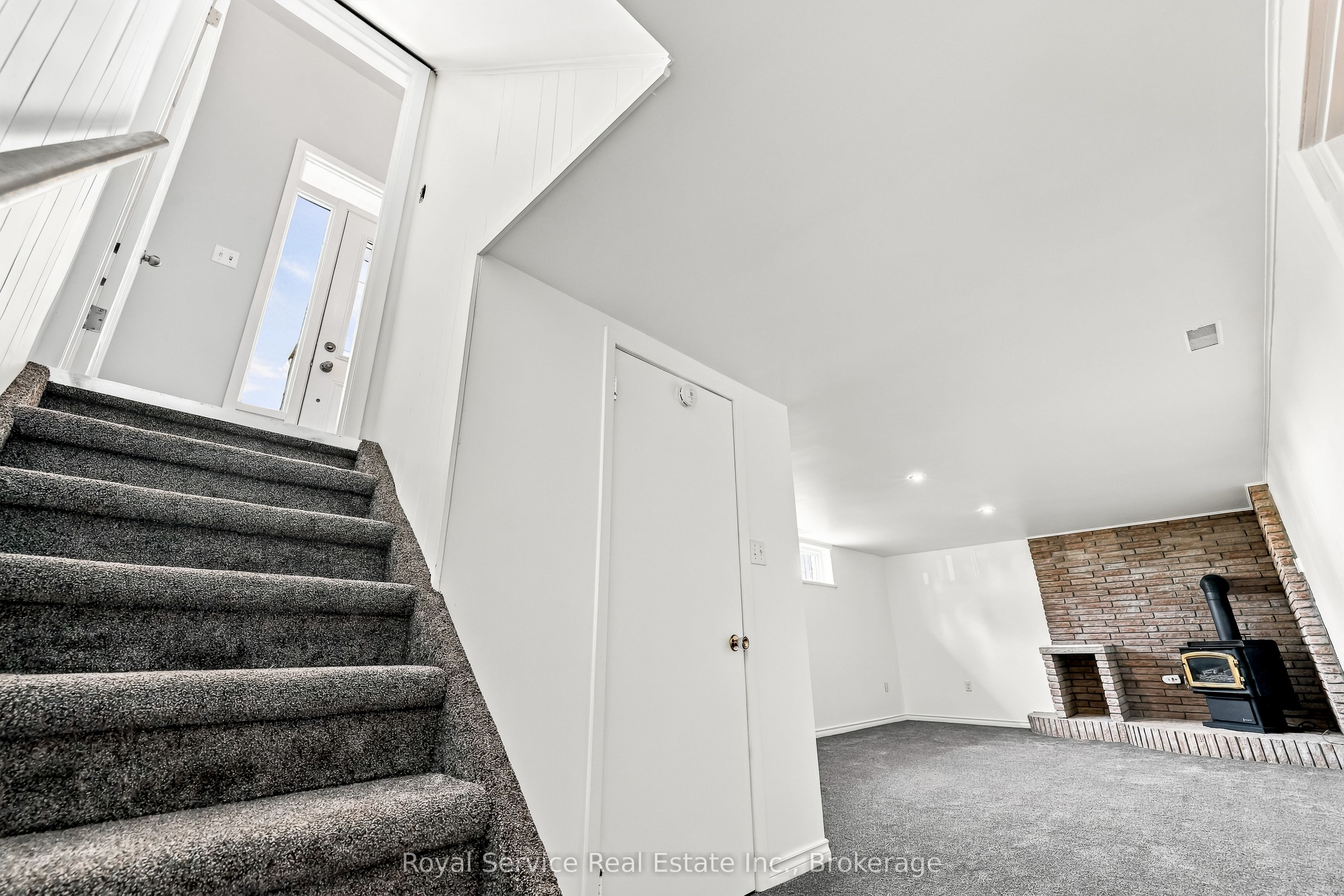 38 Burnham Avenue Property Photo 30