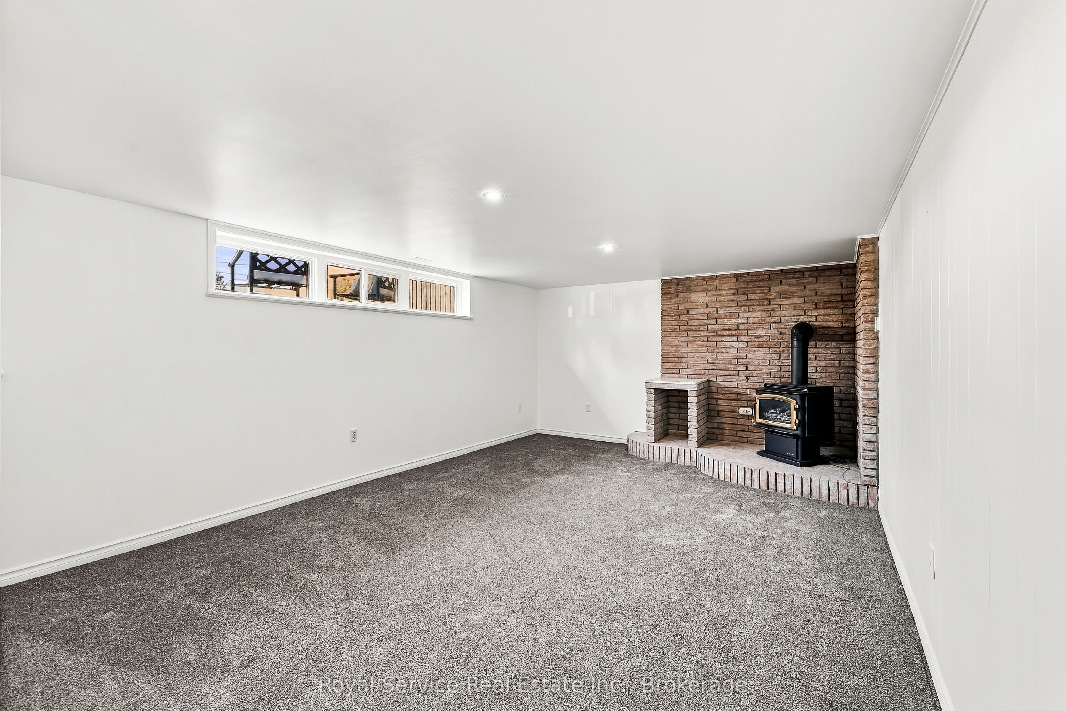 38 Burnham Avenue Property Photo 31