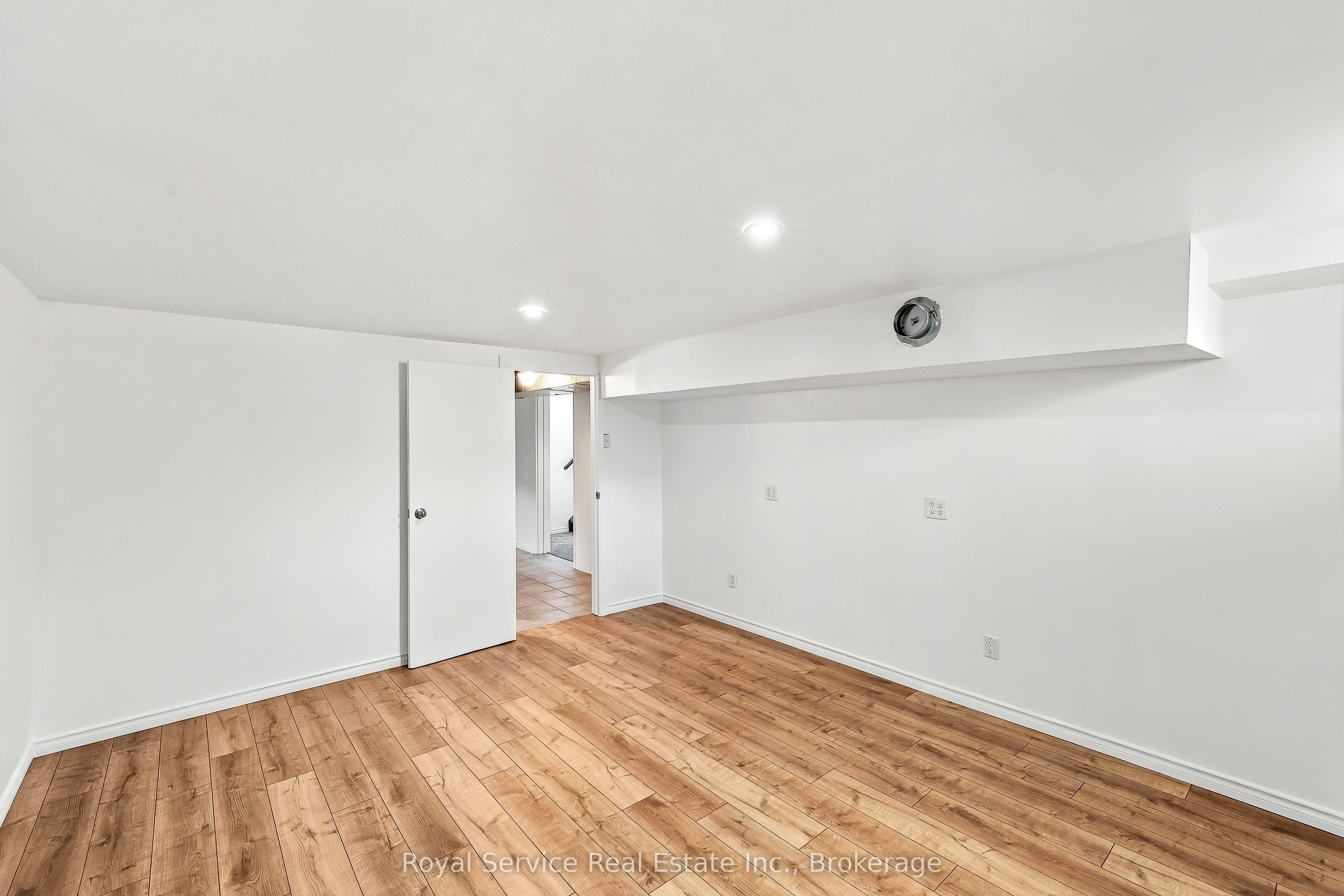 38 Burnham Avenue Property Photo 34