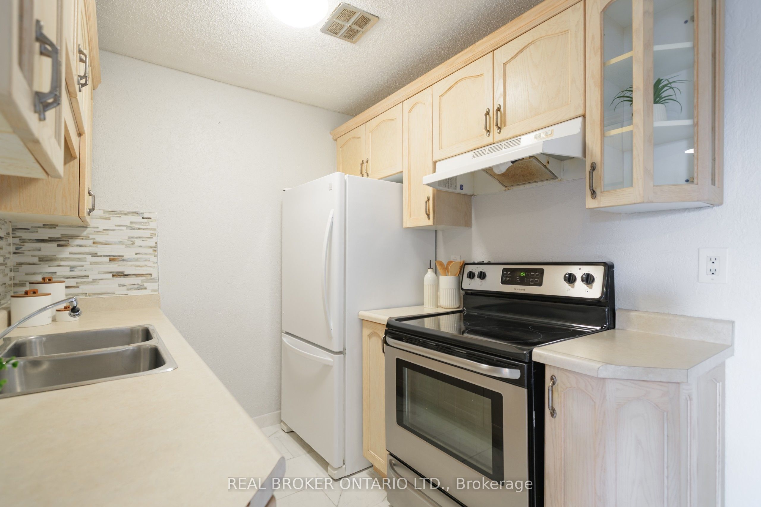 893 Concession Street 202 Property Photo 10