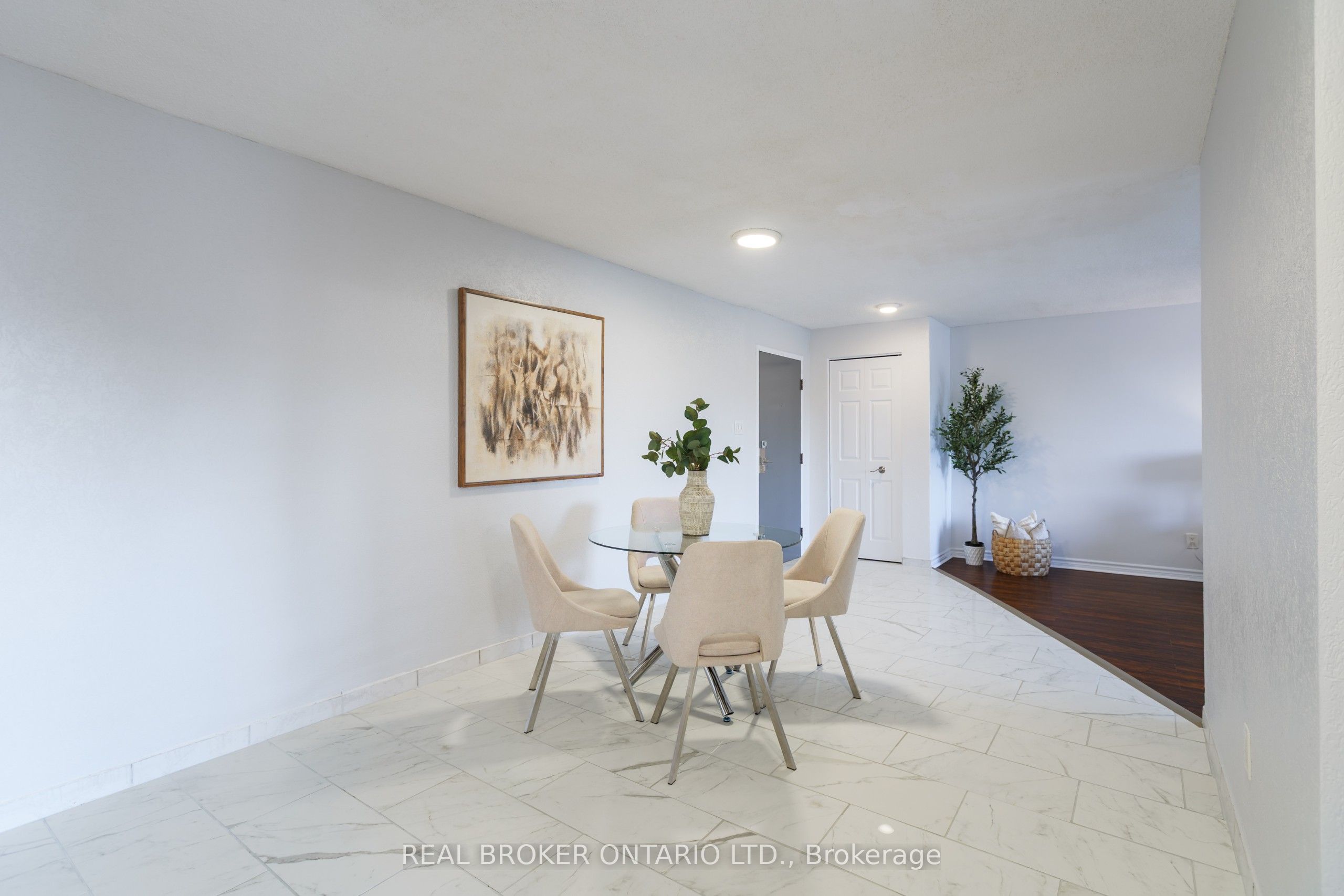 893 Concession Street 202 Property Photo 18