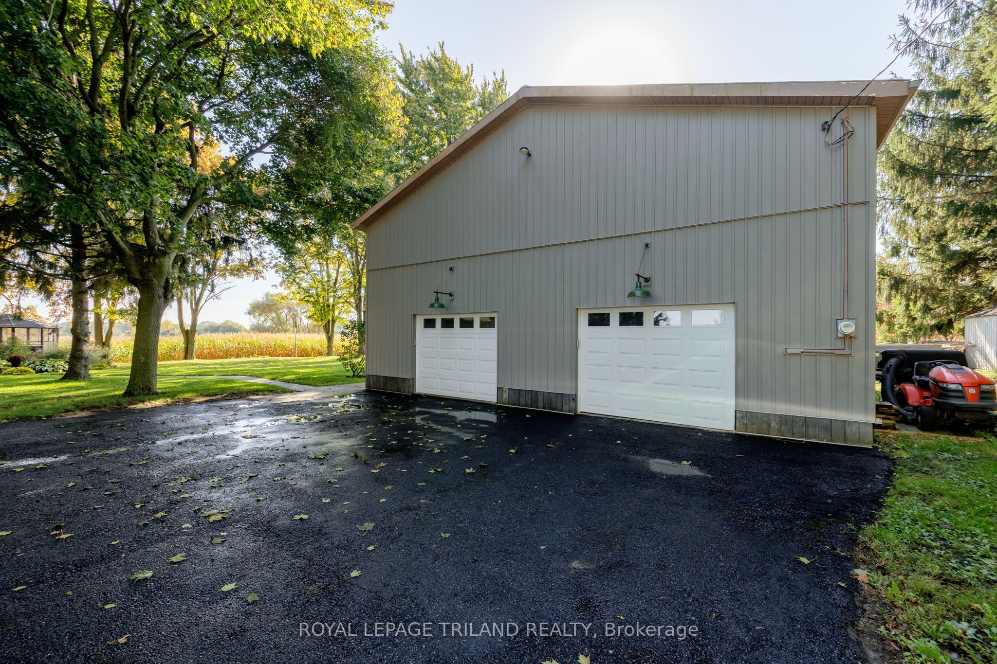 17459 Evelyn Drive Property Photo 4
