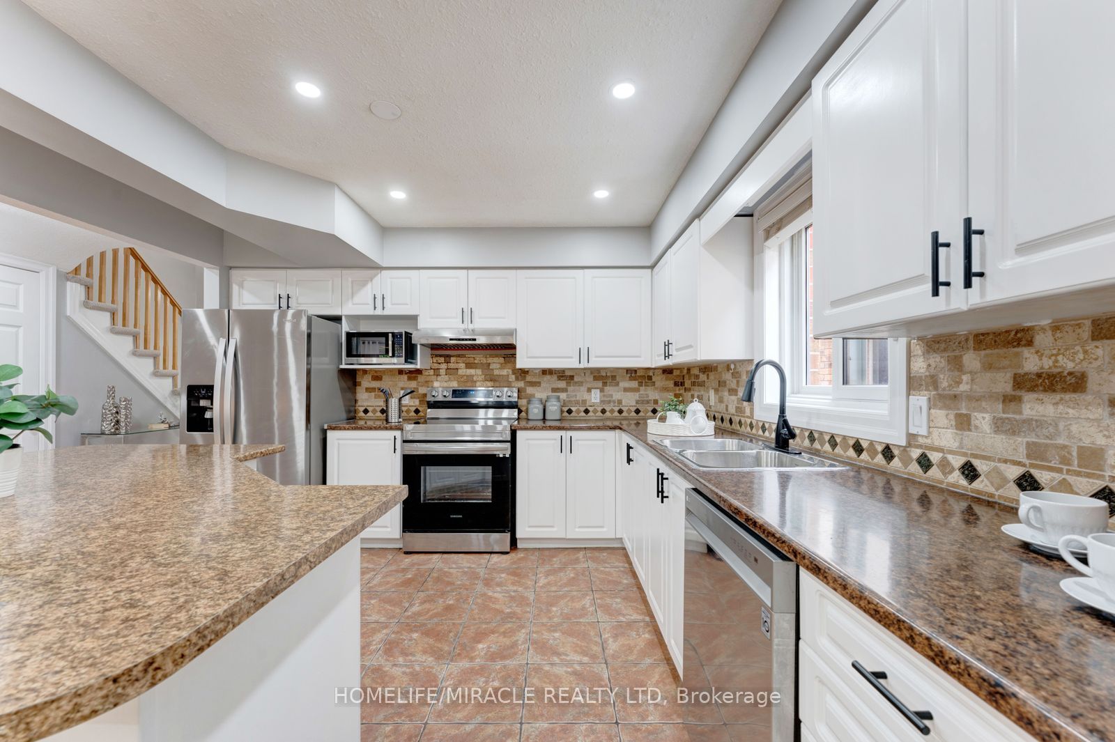 133 Steepleridge Street Property Photo 15